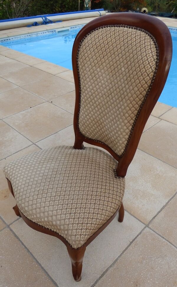Chaise ancienne avec roulette