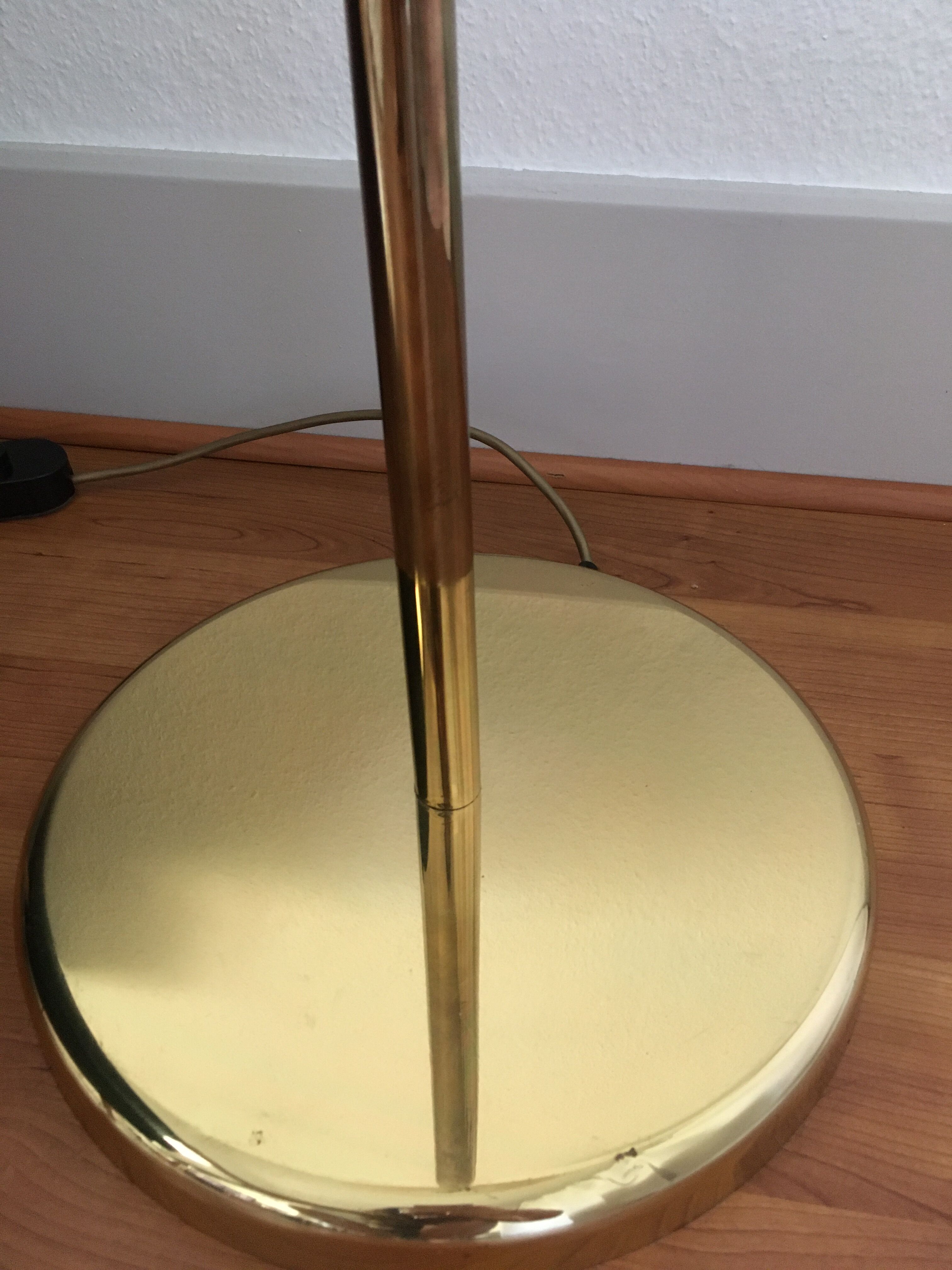 Articulated arm reader lamp