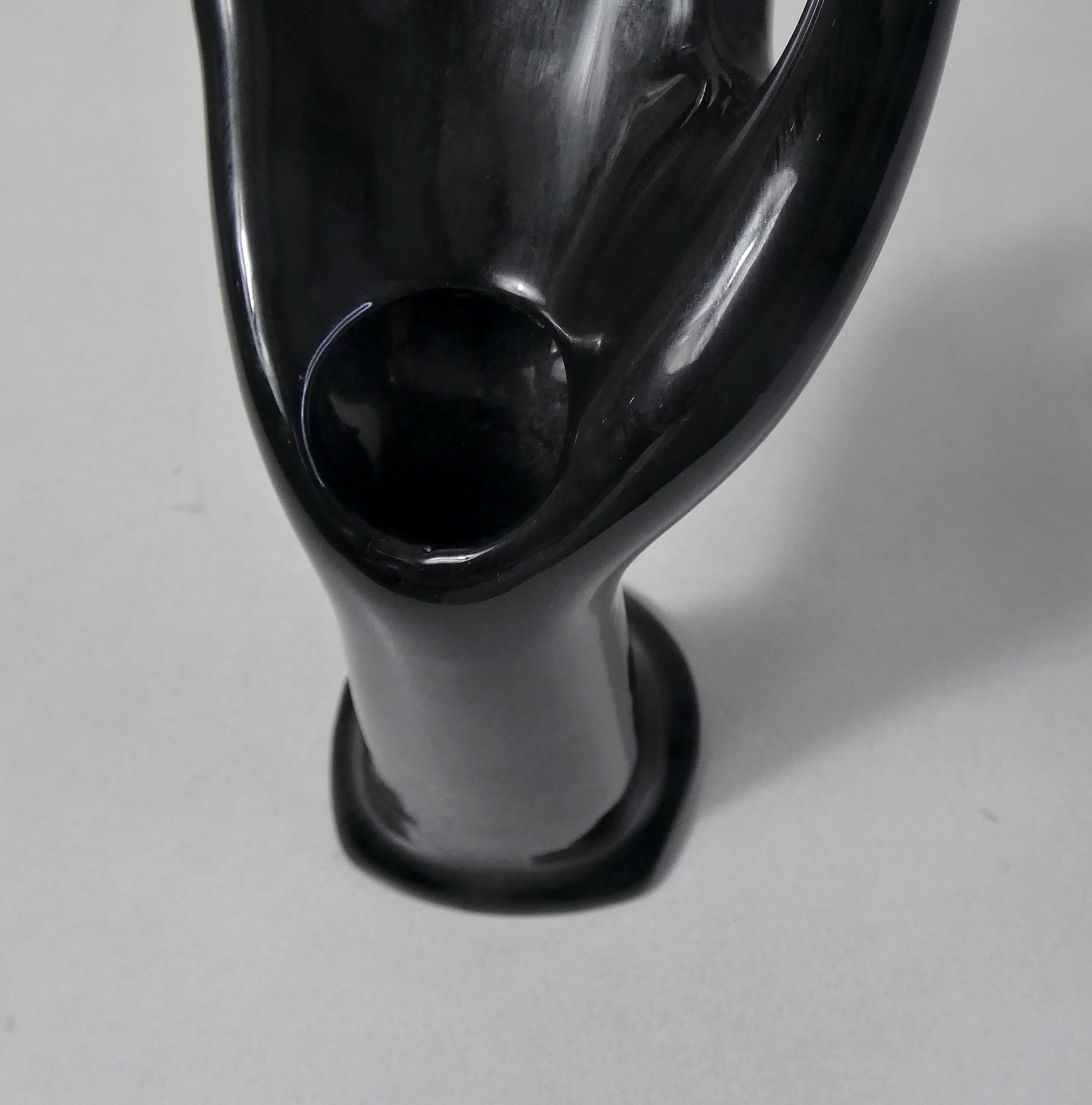 Black hand fig soliflore jewelry support