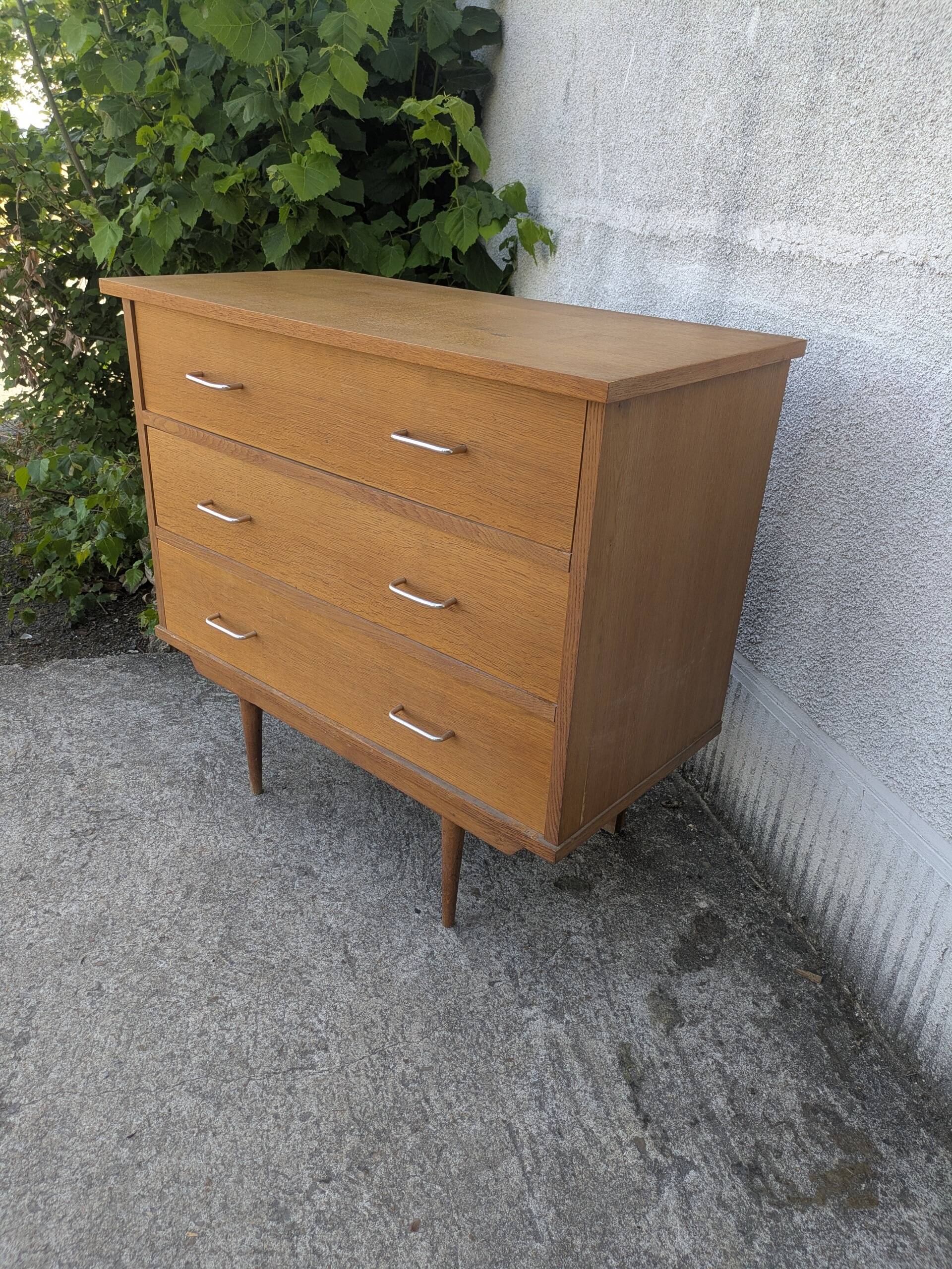 Vintage chest of drawers
