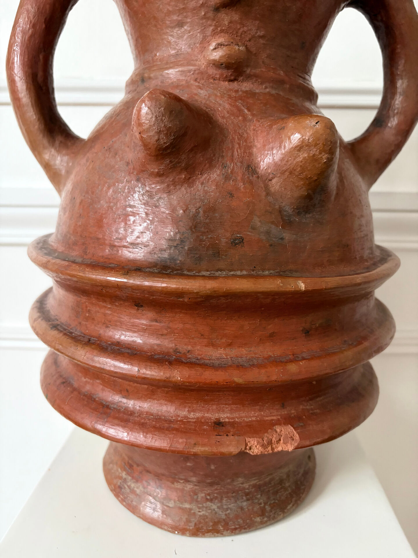 Vase anthropomorphe en terre cuite Art populaire