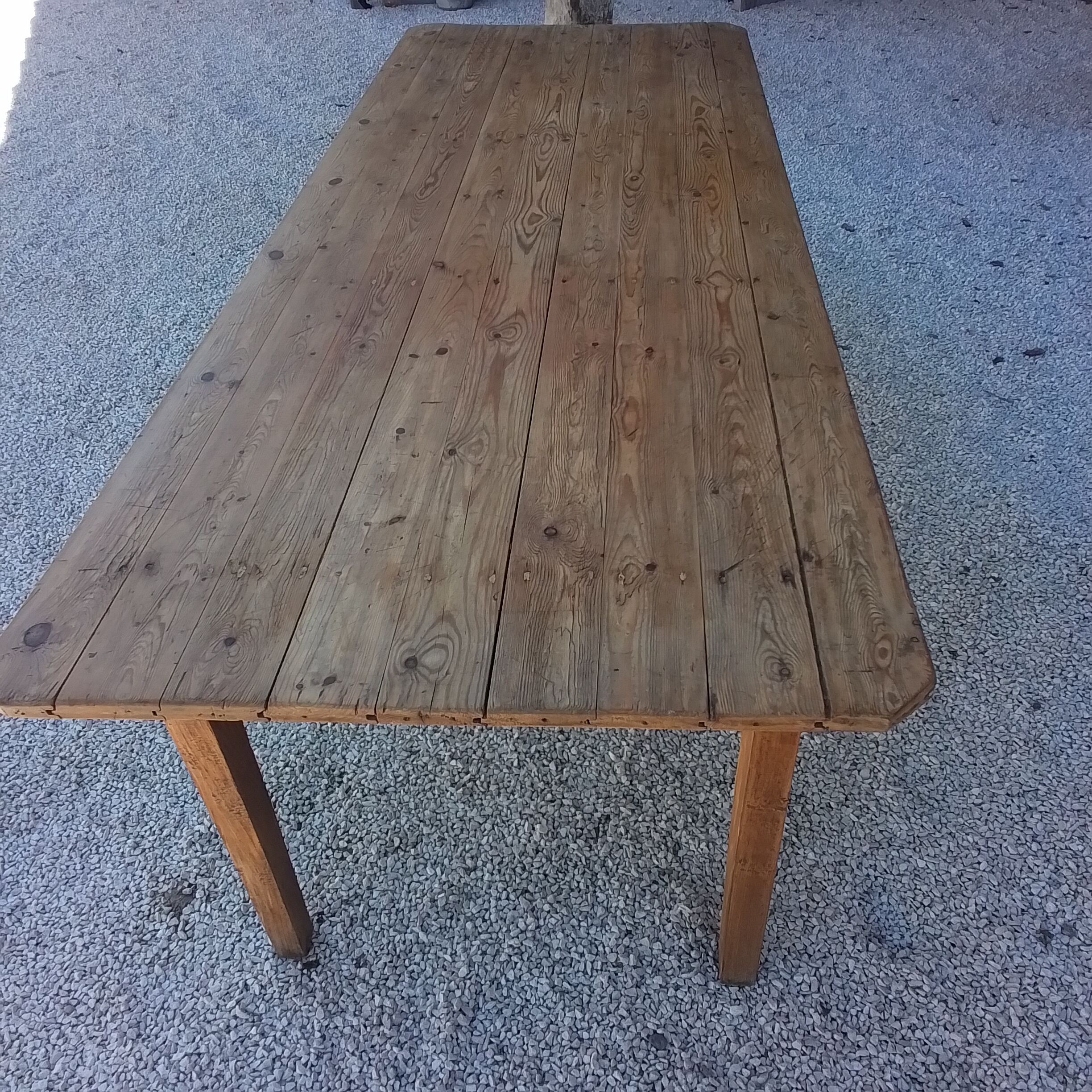 Farmhouse table