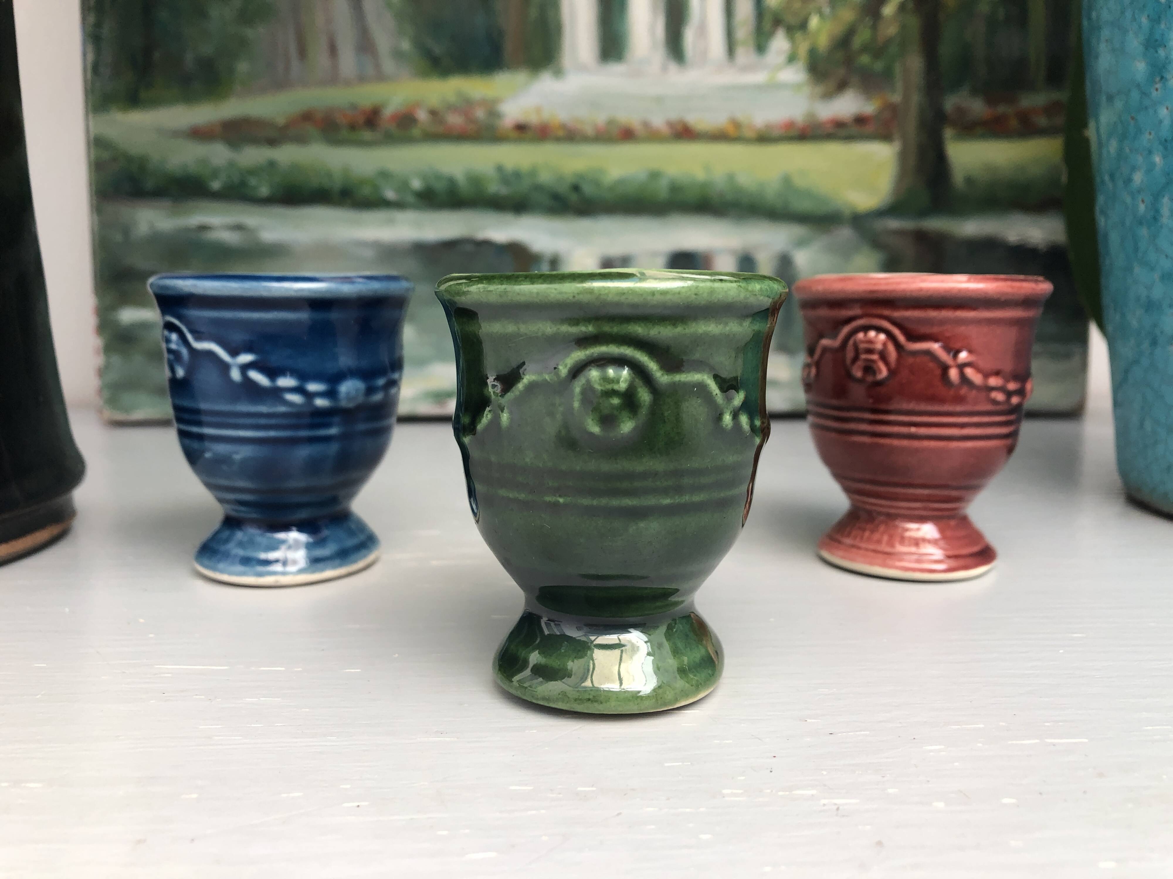 3 egg cups anduze vase