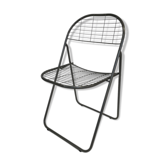 Vintage wire folding chair