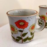 Set three flowered sandstone mugs
