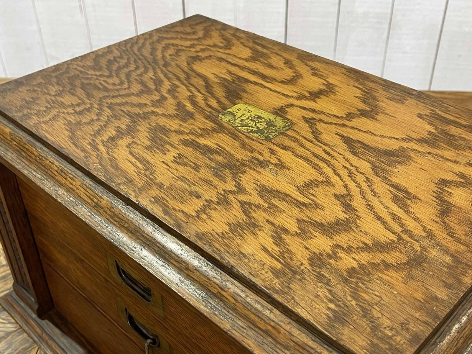 English silver-plated cutlery set in its oak box - early 20th century