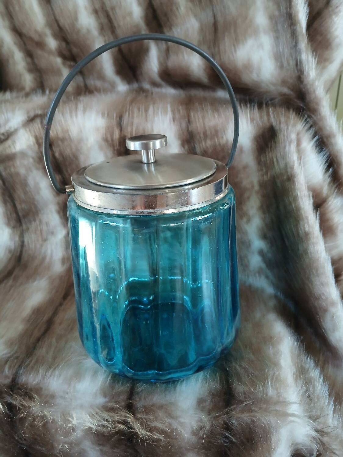 Bonbonnière en verre bleu