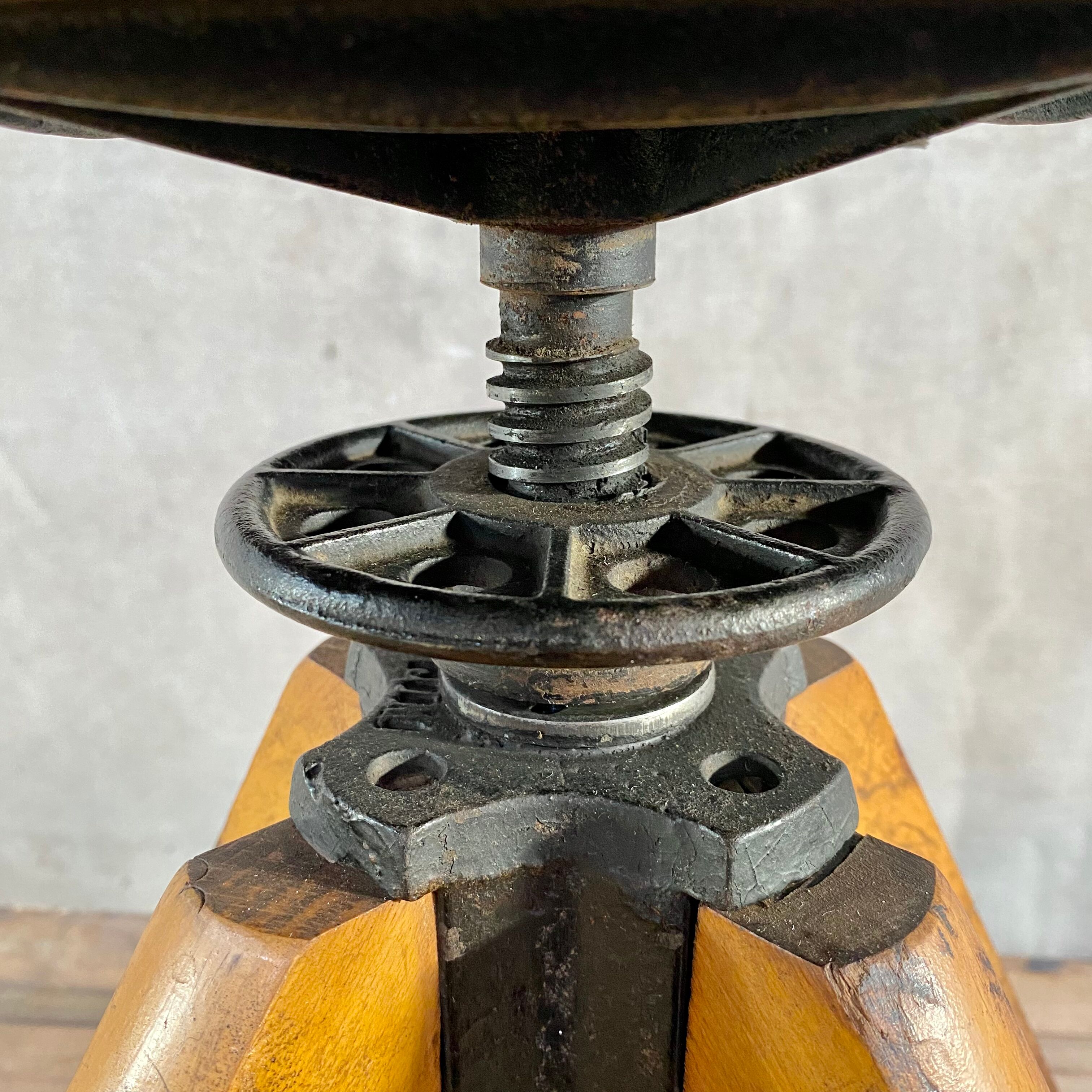 Baumann workshop chair