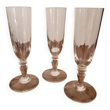 Set of 3 crystal champagne glasses