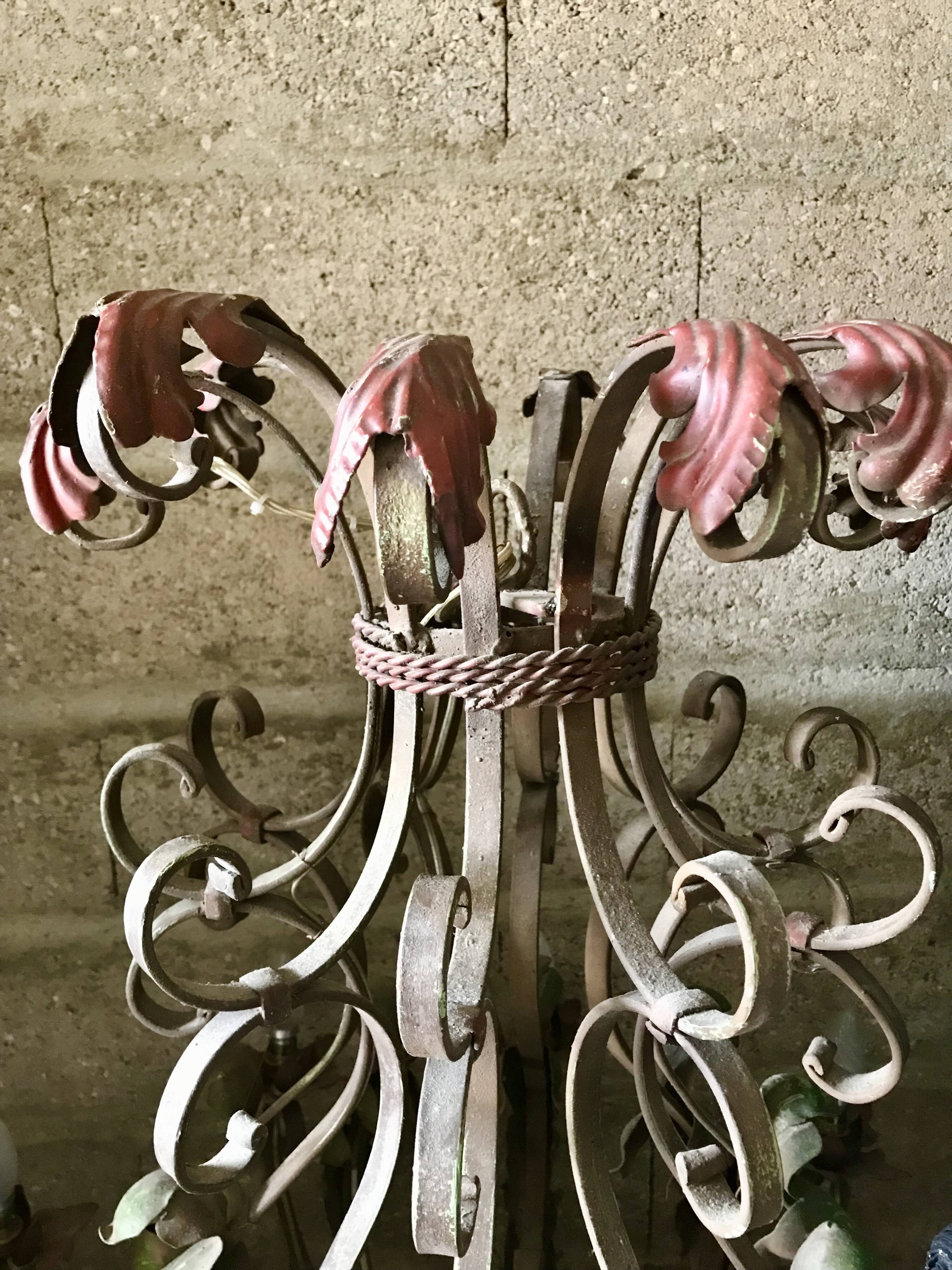 Lustre vintage en fer forgé polychrome
