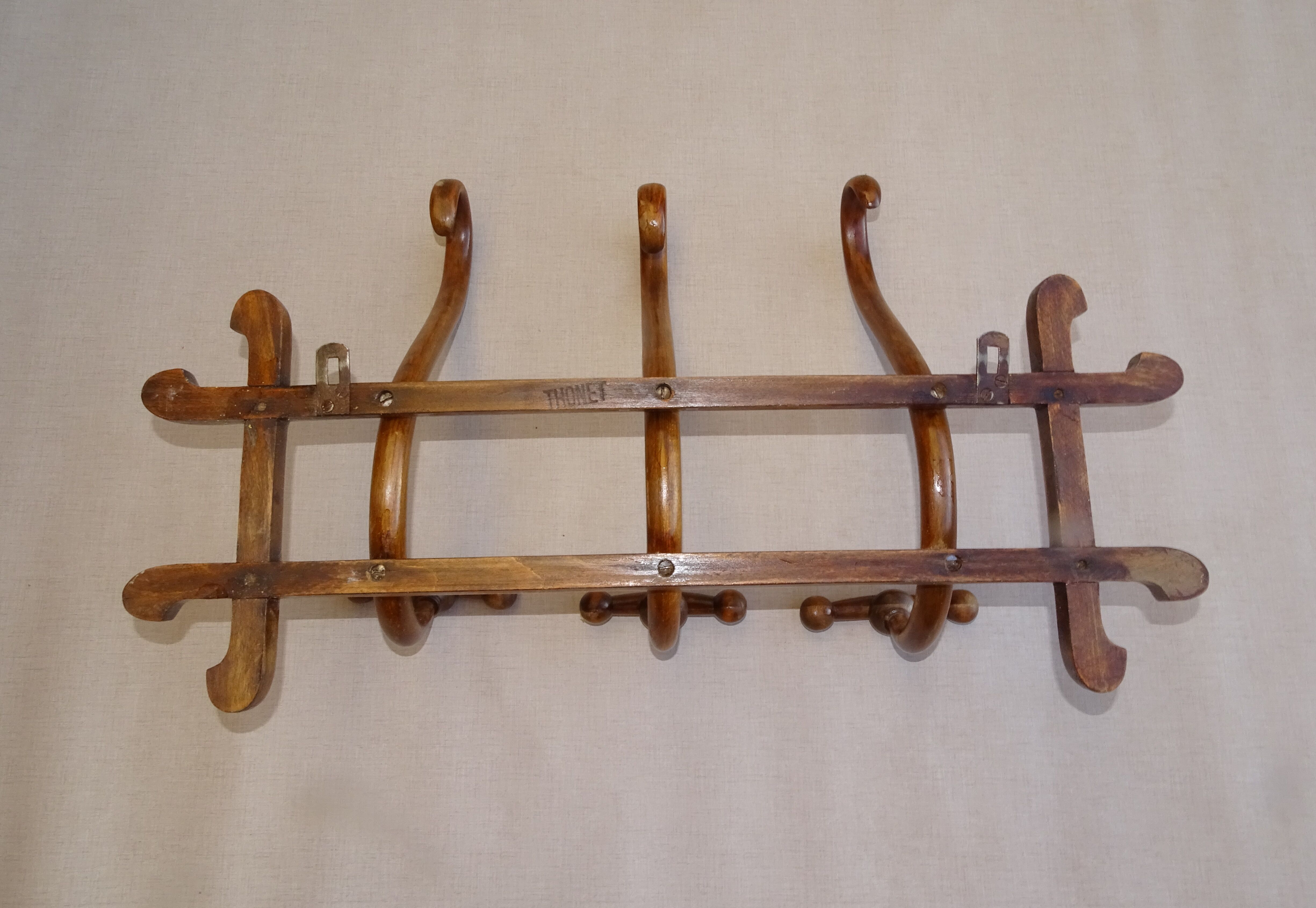 Thonet 3-patéres wall coat holder with bars, signed, circa 1900
