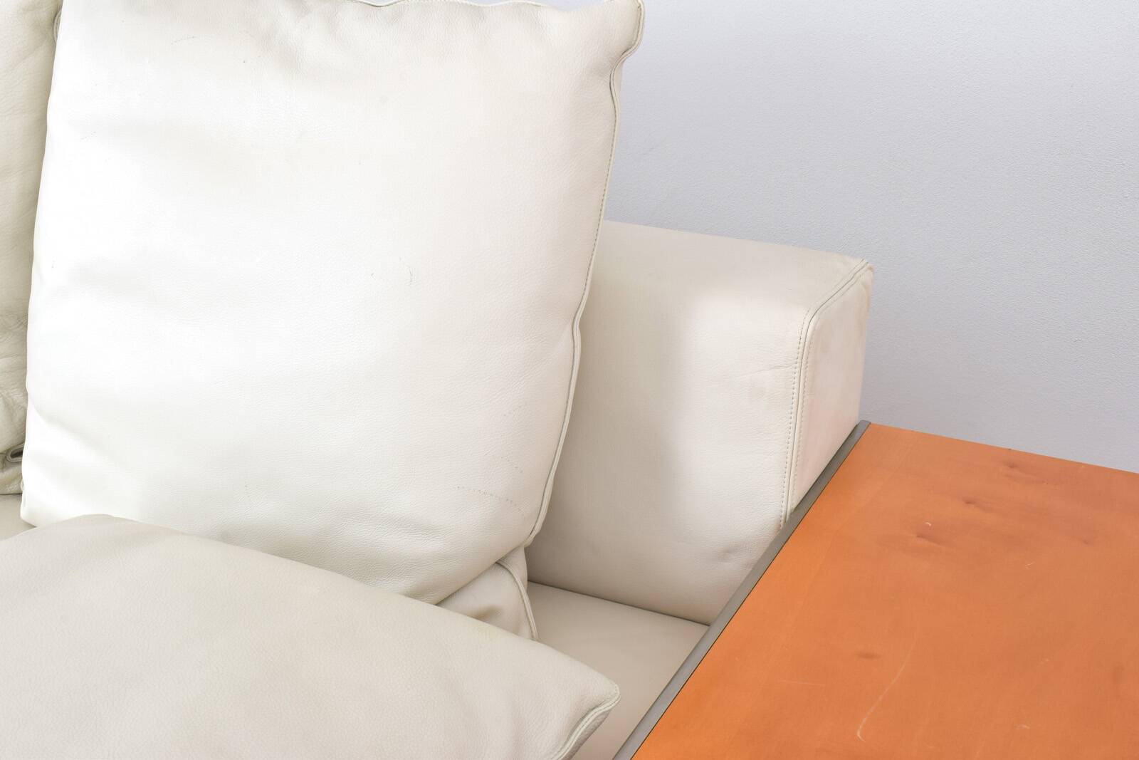 Italian Leather Sofa from Giorgetti, 1980s.