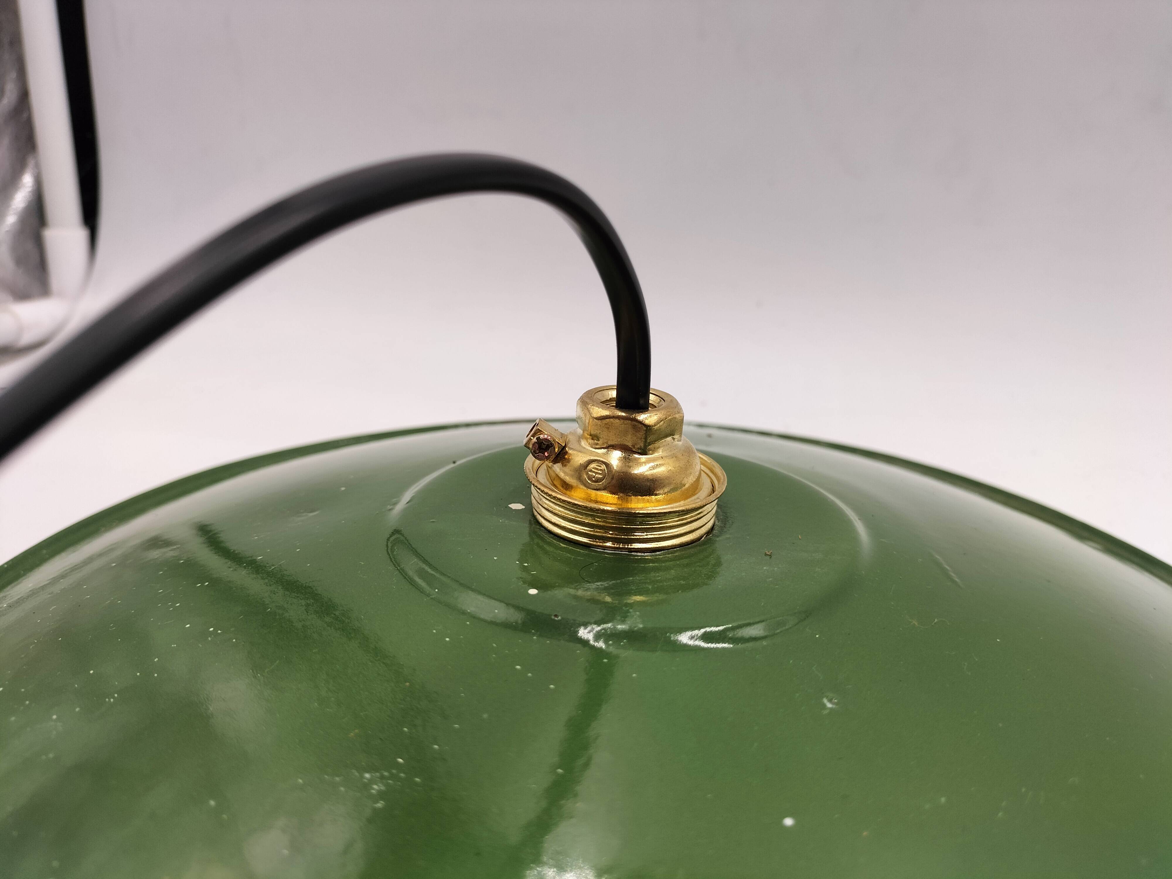 Enamelled sheet metal suspensions