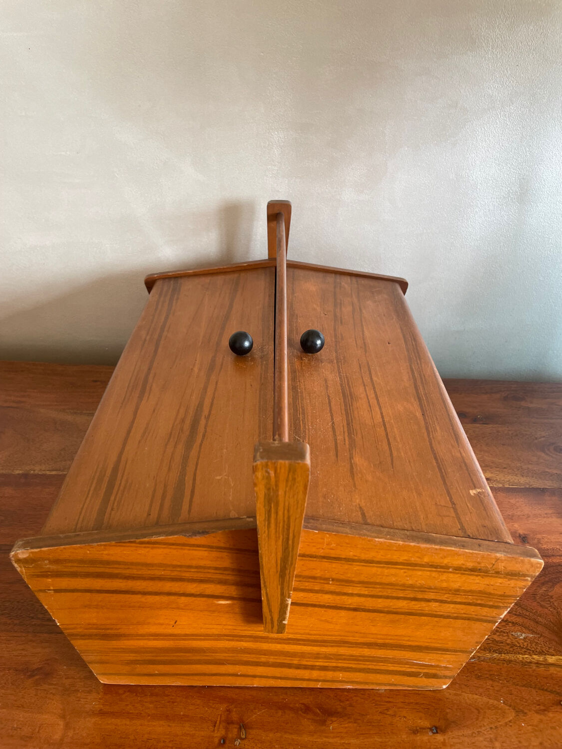 Scandinavian style worker