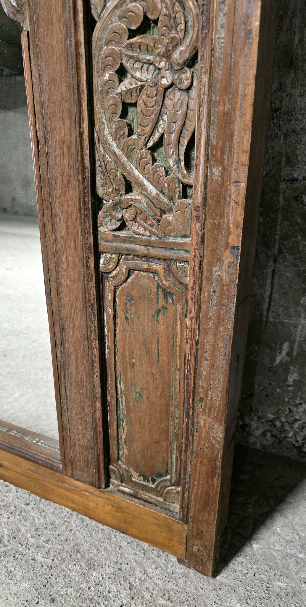 Large mirror - Indian carved wooden headboard
