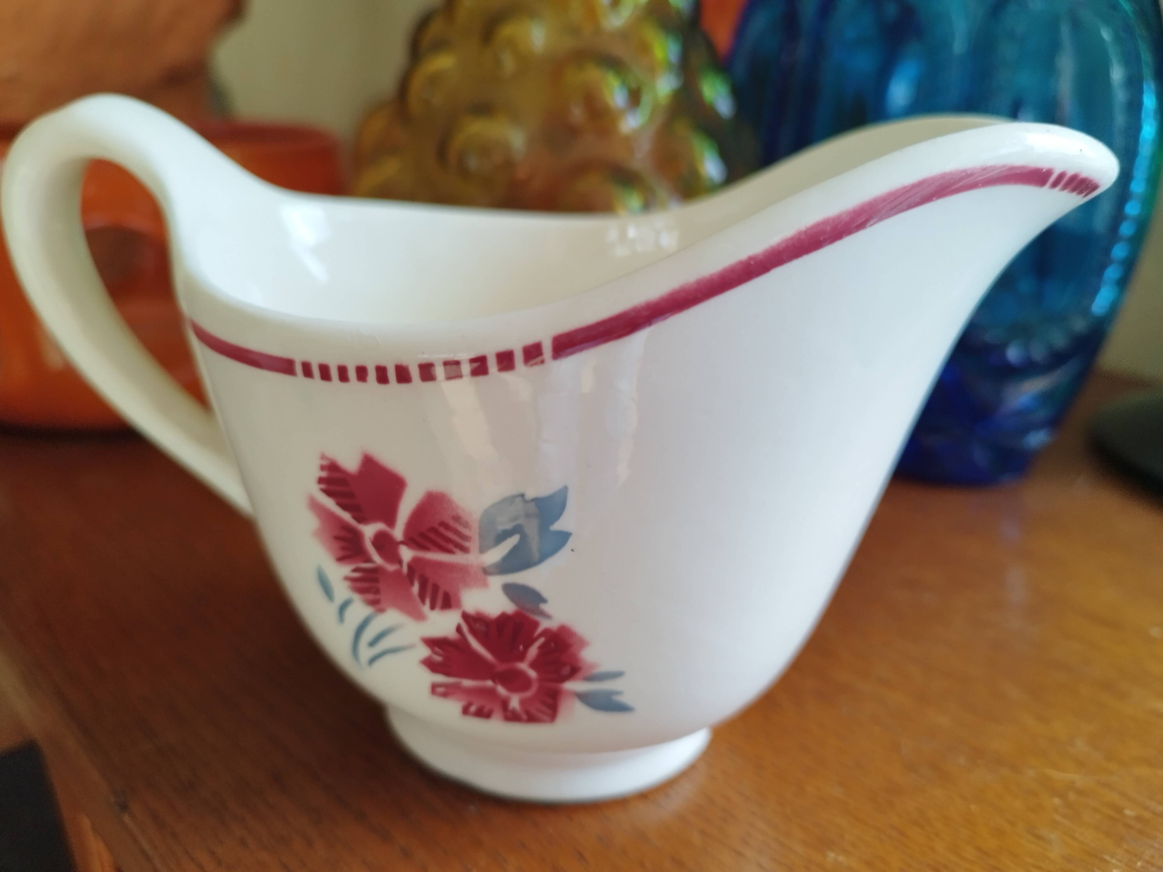 Half-porcelain sauce boat Badonviller