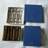 12 silver metal knife holders 6 dogs and 6 cats