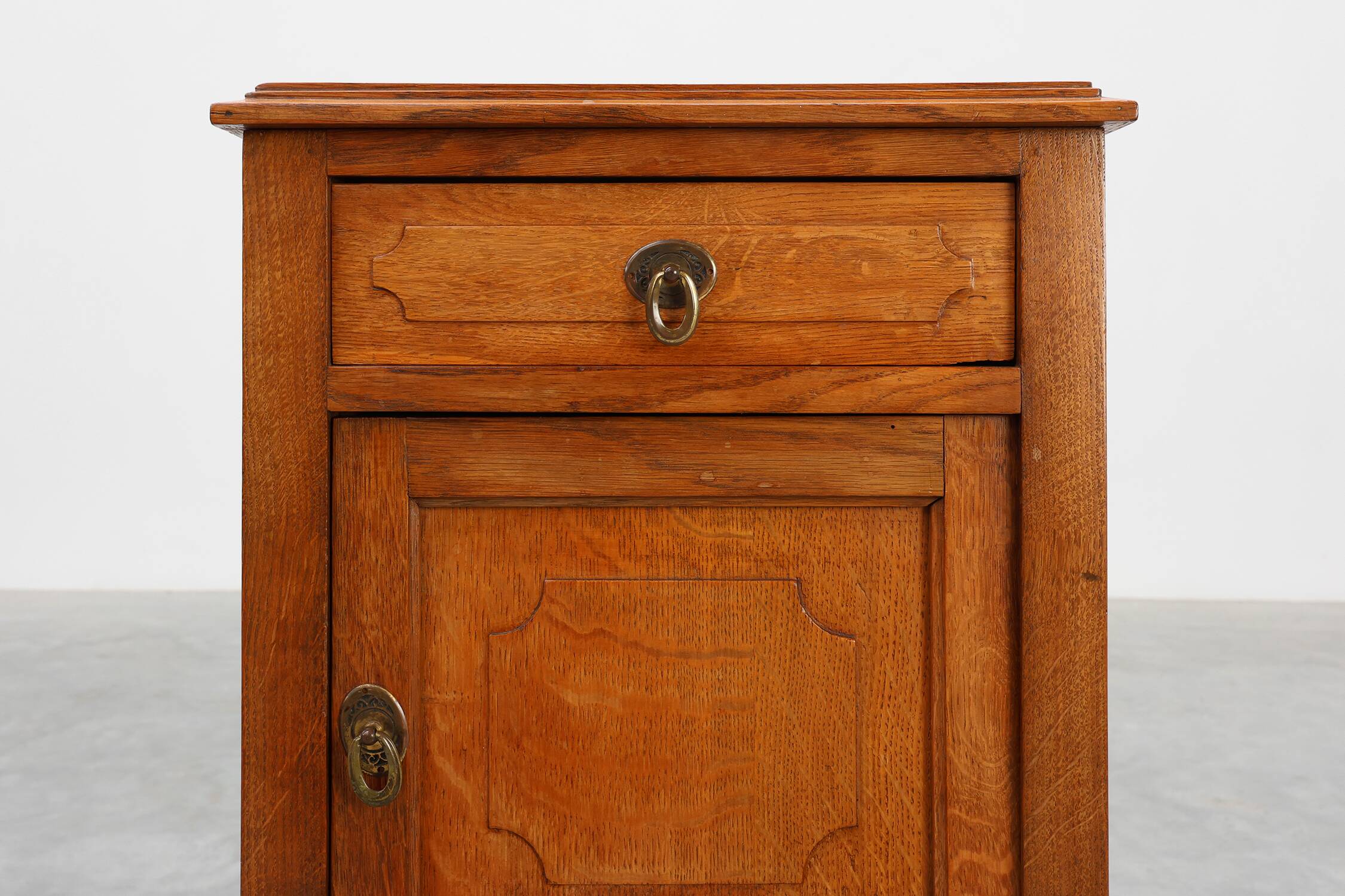 Art Deco nightstand in oak with turned legs, France 1920