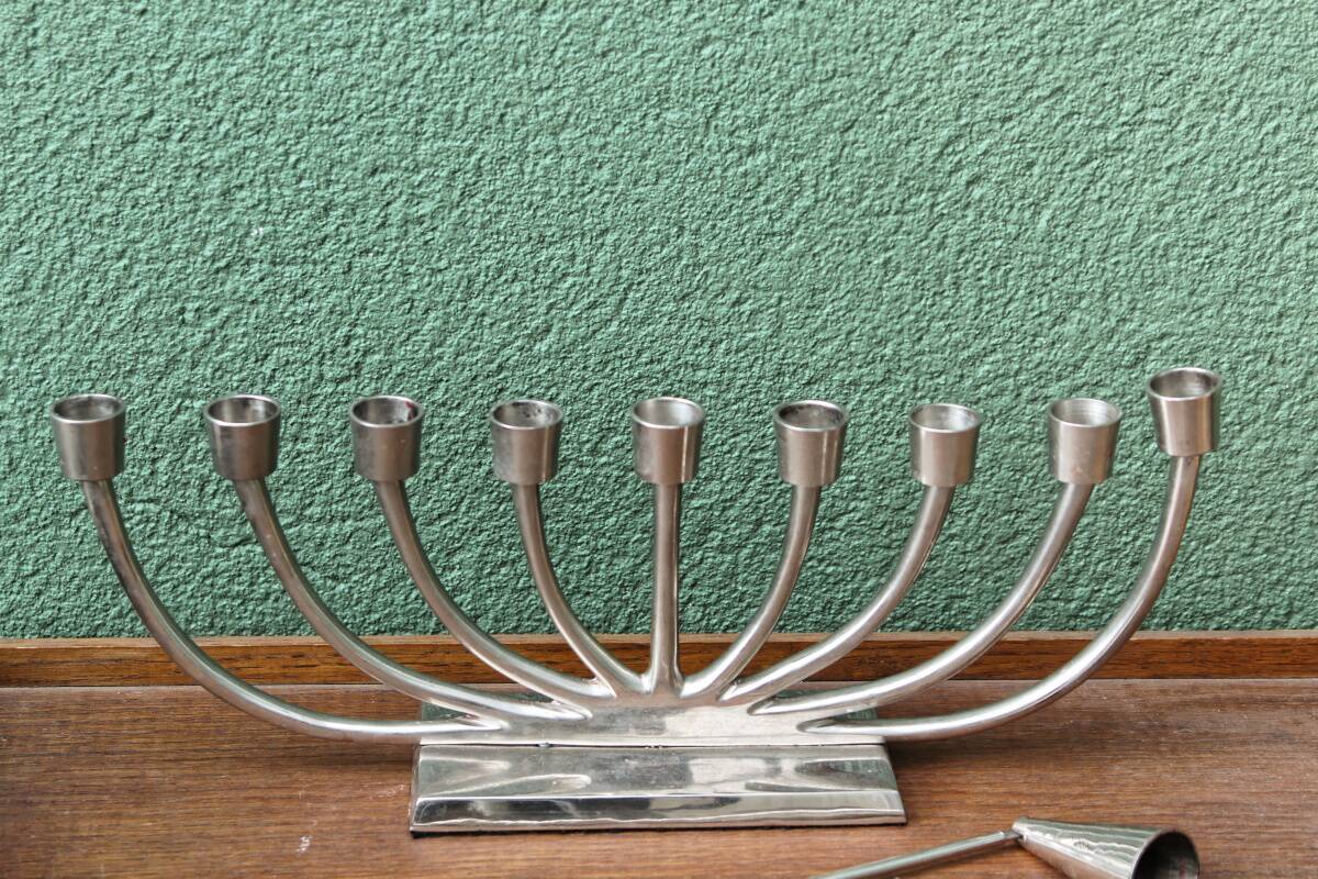 Candle holder with 9 branches in silver metal and speckled