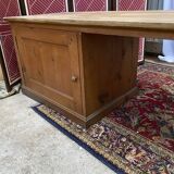 Entrance bench with storage