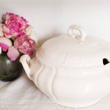 Villeroy and Boch white earthenware soup tureen