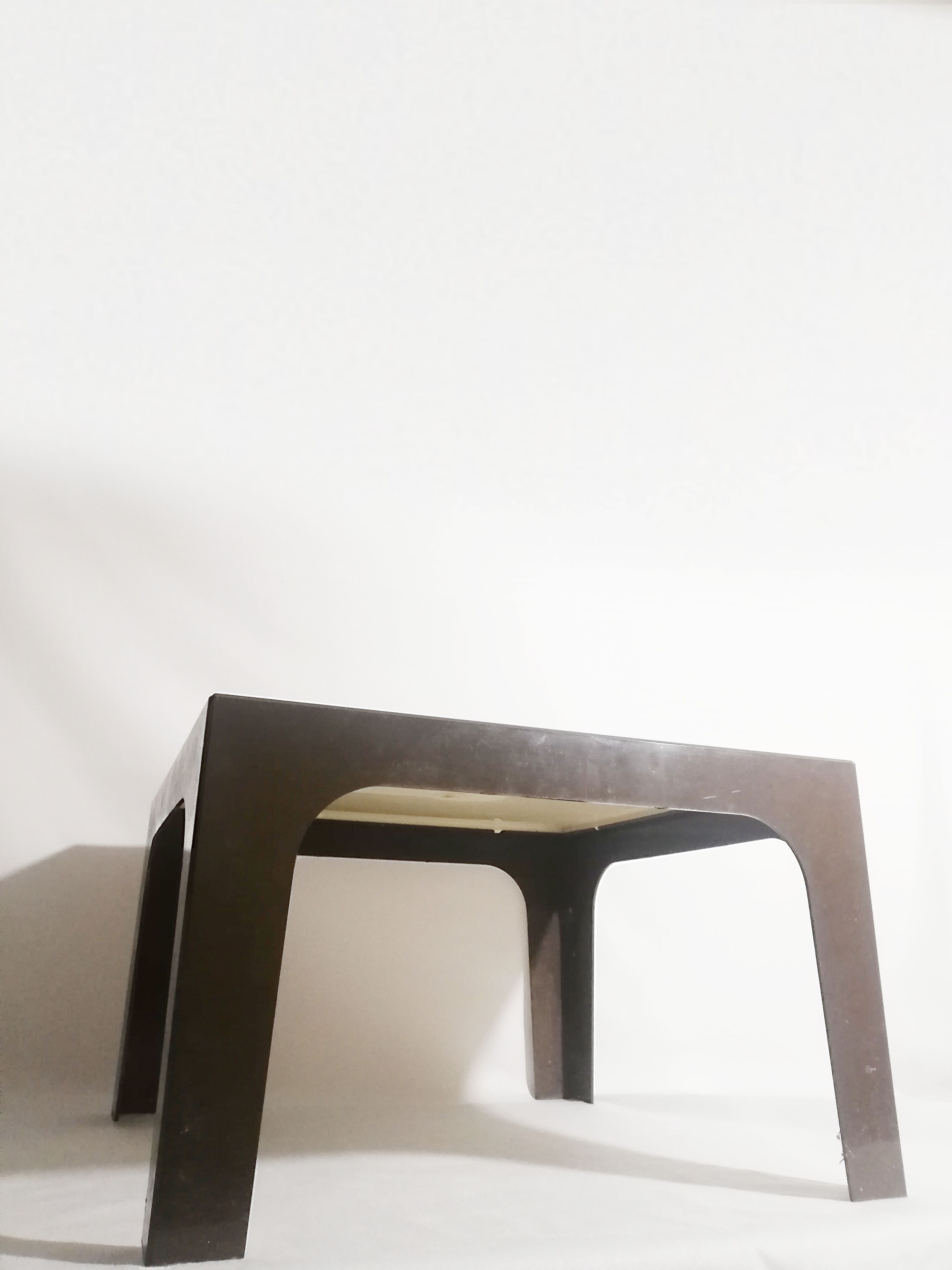 Plastic coffee table 70s