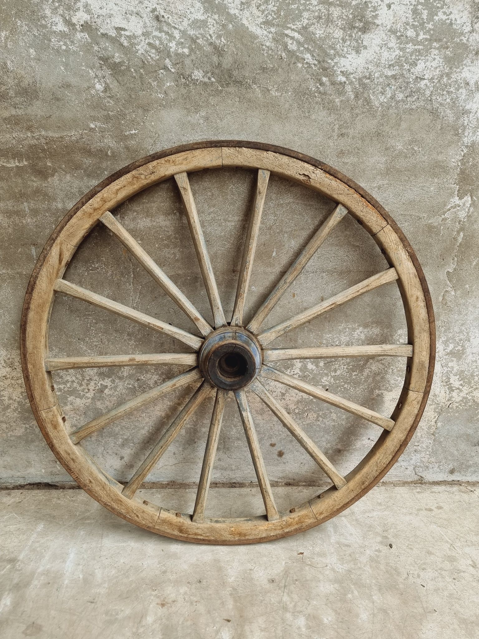 Antique cart wheel wagon wheel XXL oak wood 126 cm