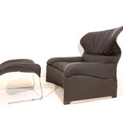 Saporiti Vela Alta leather armchair with ottoman by Giovanni Offredi