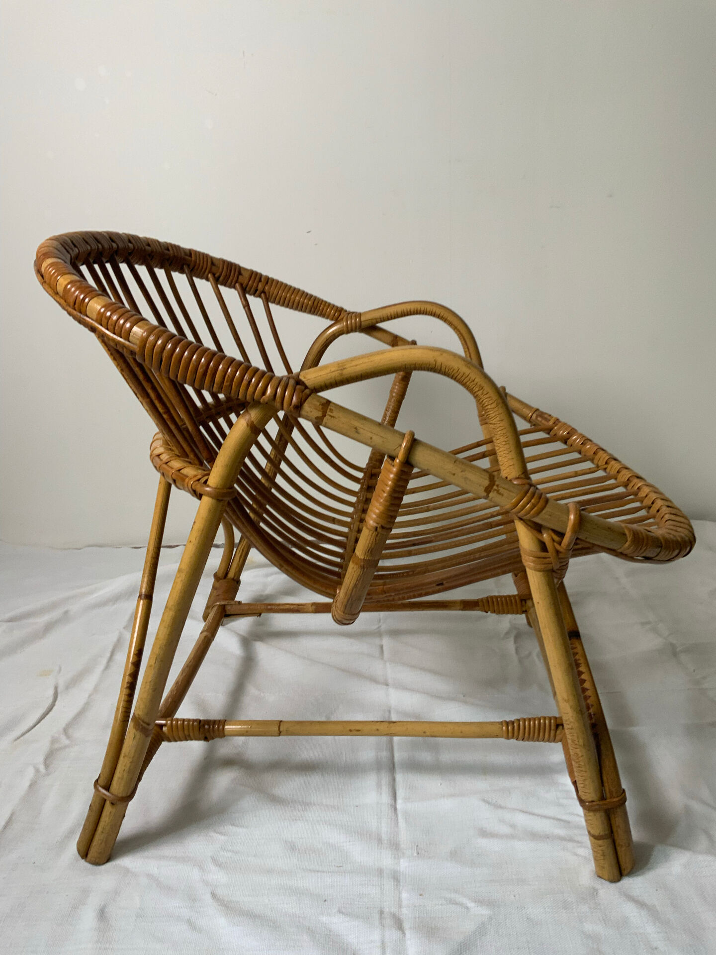 Basket chair in rattan