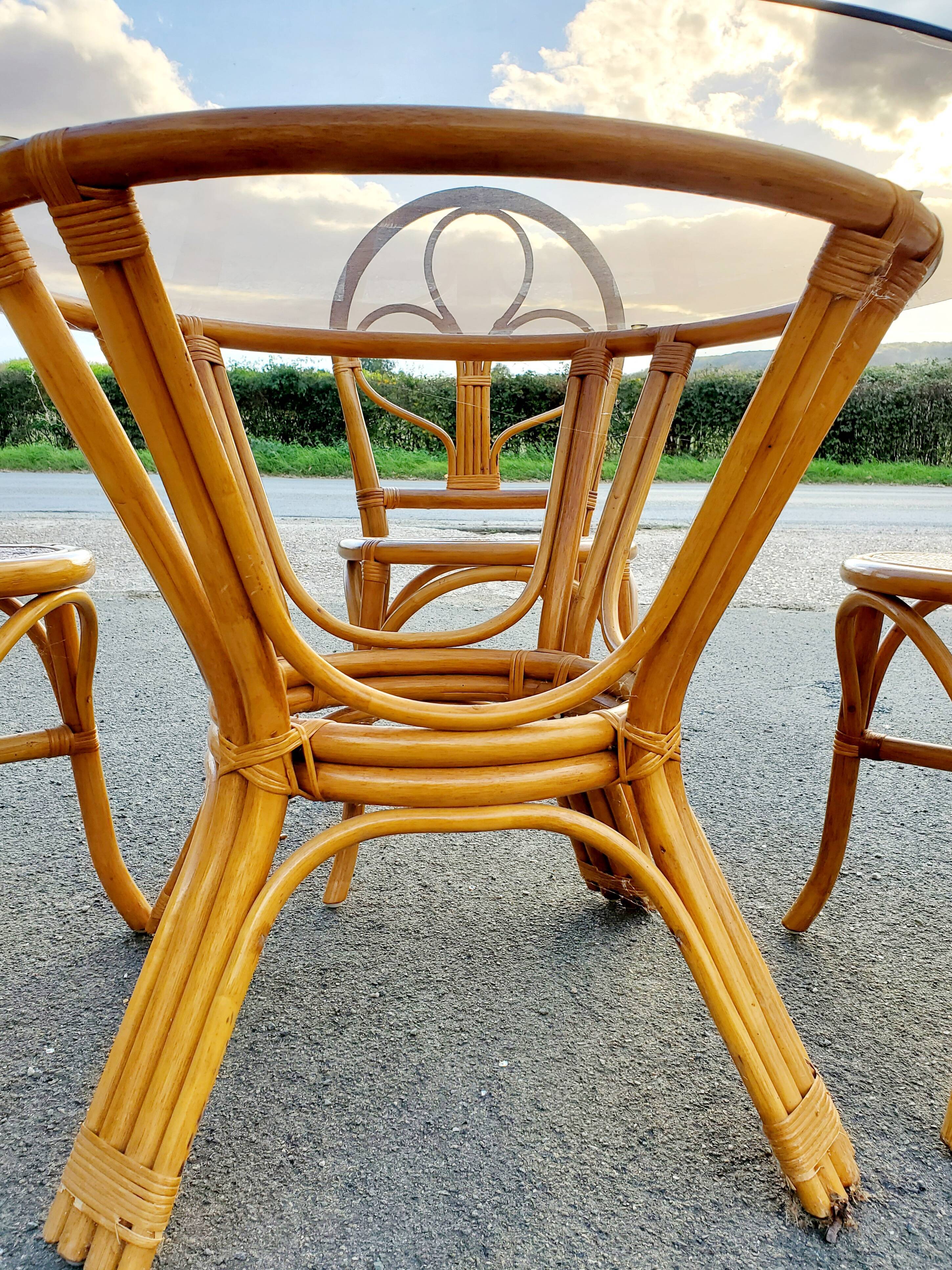 Table and chairs set