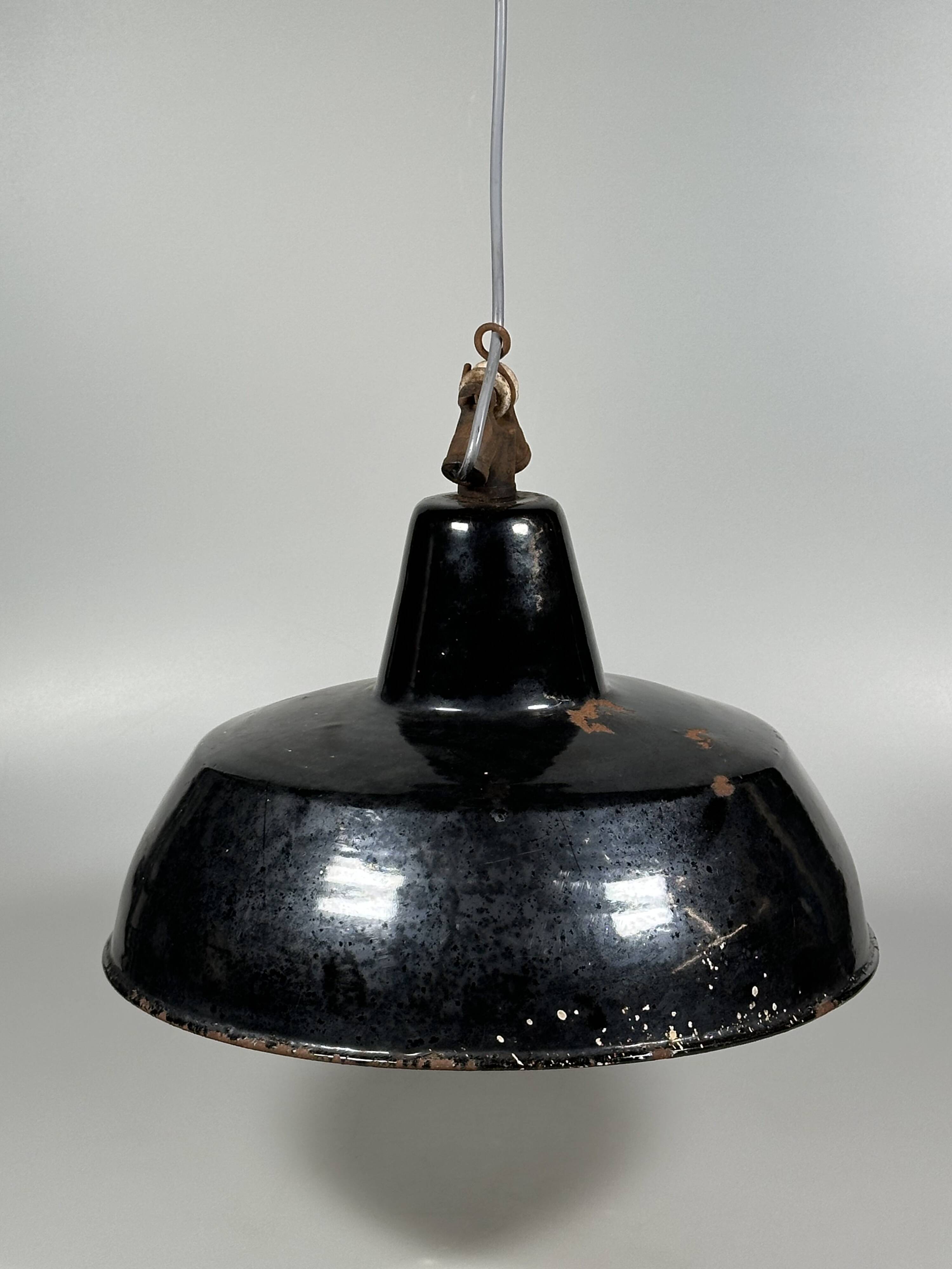 1930s/1940s Ceiling Lamp Industrial Lamp Enamel Loft Metal Bauhaus Design