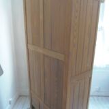 Linen cabinet, wardrobe, china cabinet from 1905 in pitch pine.