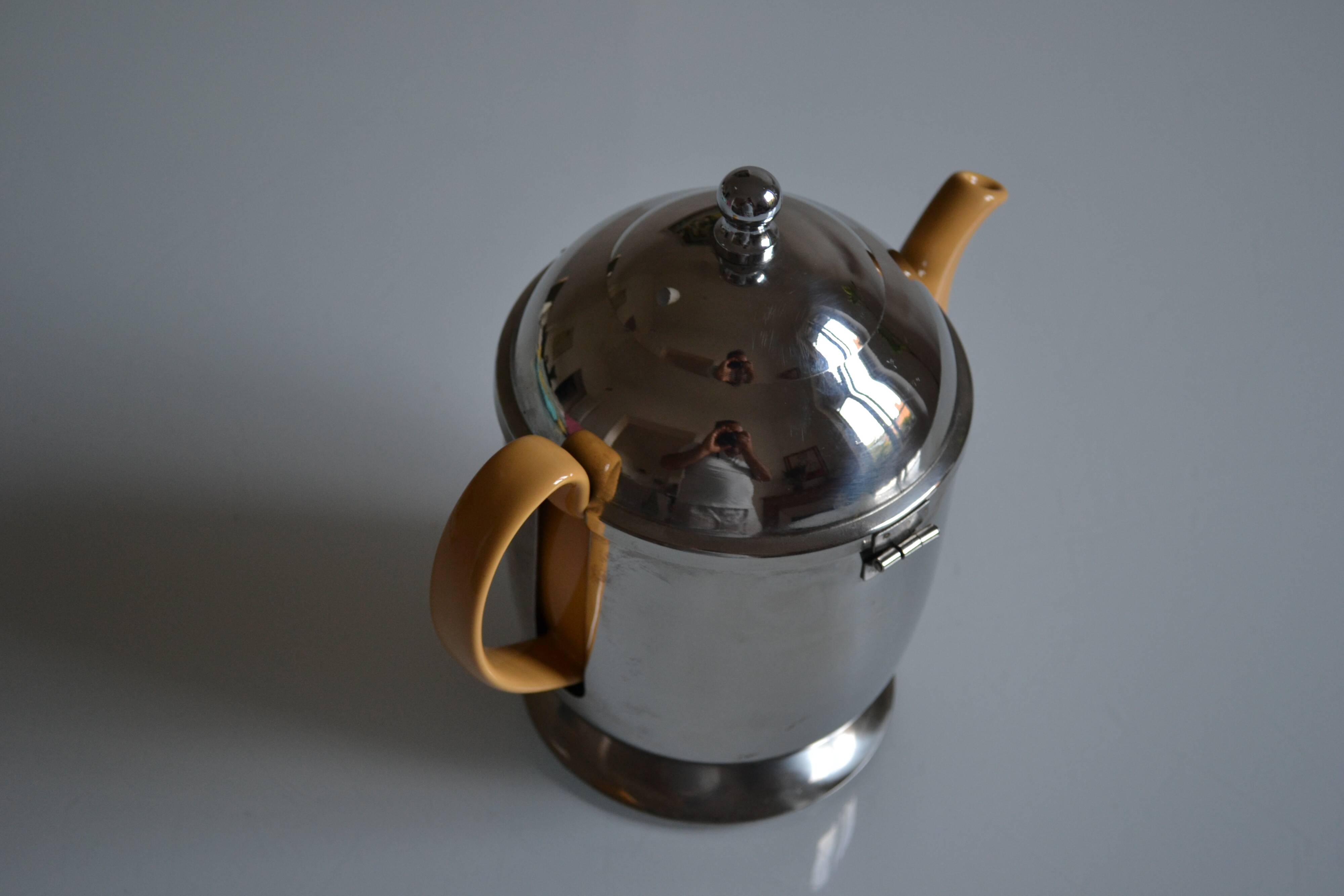 Insulated ceramic teapot with metal and felt 0.5 liters