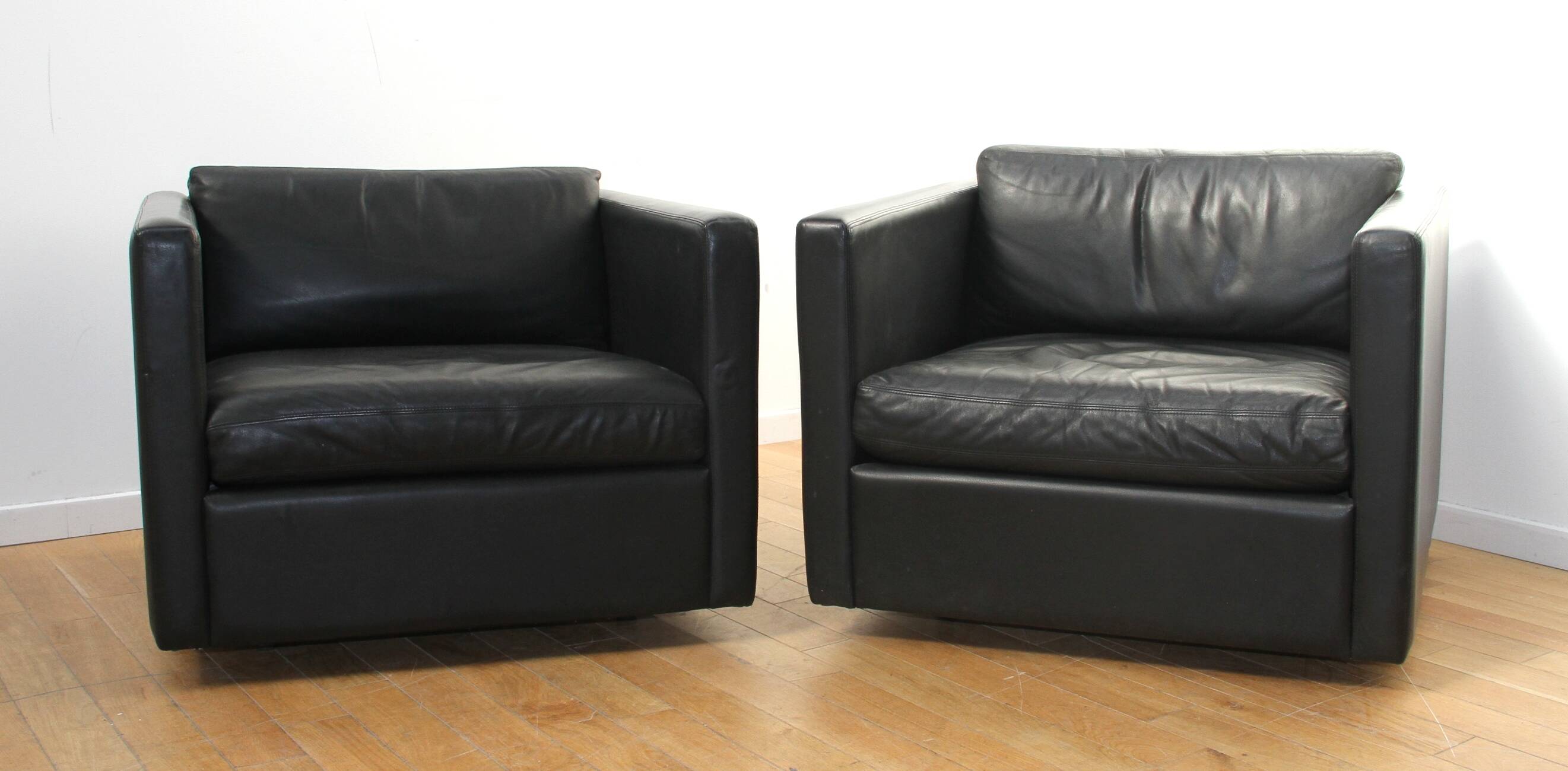 Pair of Club 1051 armchairs, Charles Pfister, Knoll