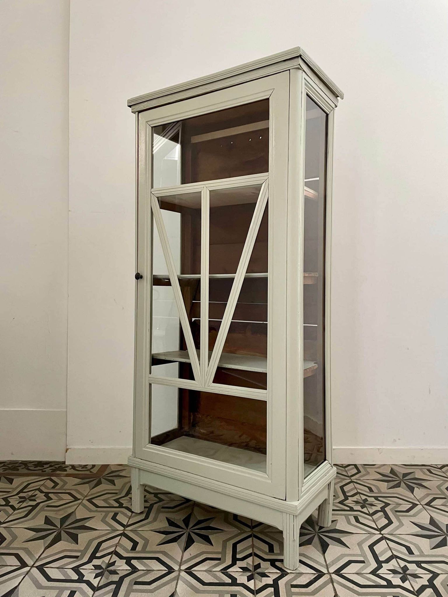 Armoire vitrée 1900 rénovée
