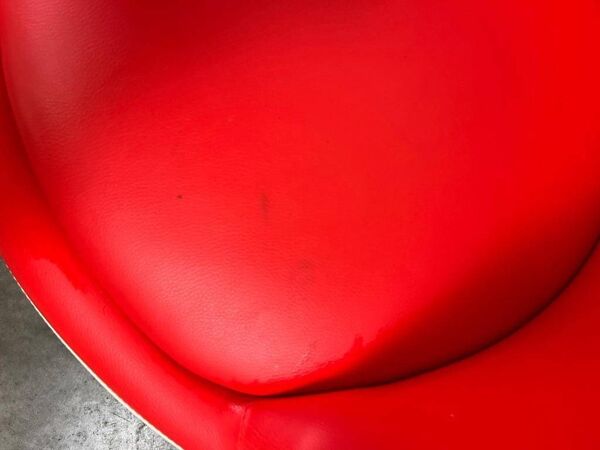 Chaise coque vintage blanc et rouge / fauteuil lounge / chaise de bureau