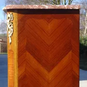 Bibliothèque Louis XV en marqueterie de bois de rose