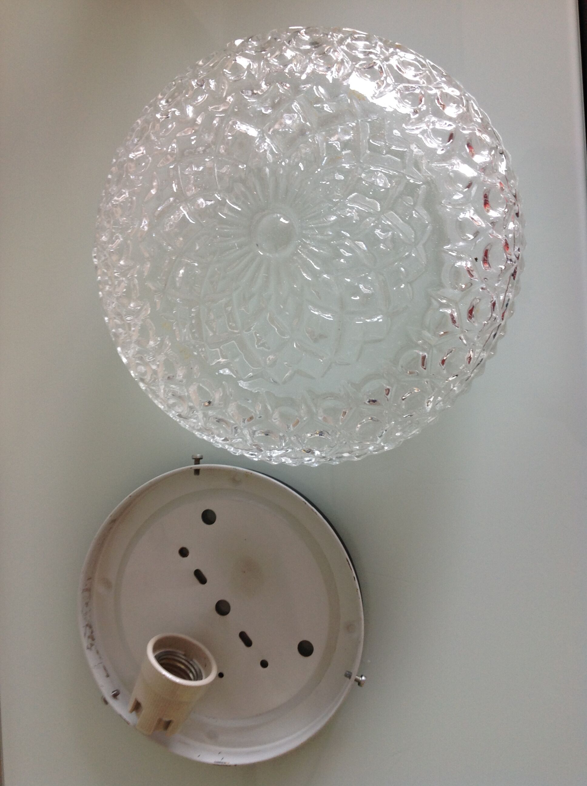 Half-moonized structured glass 60/70