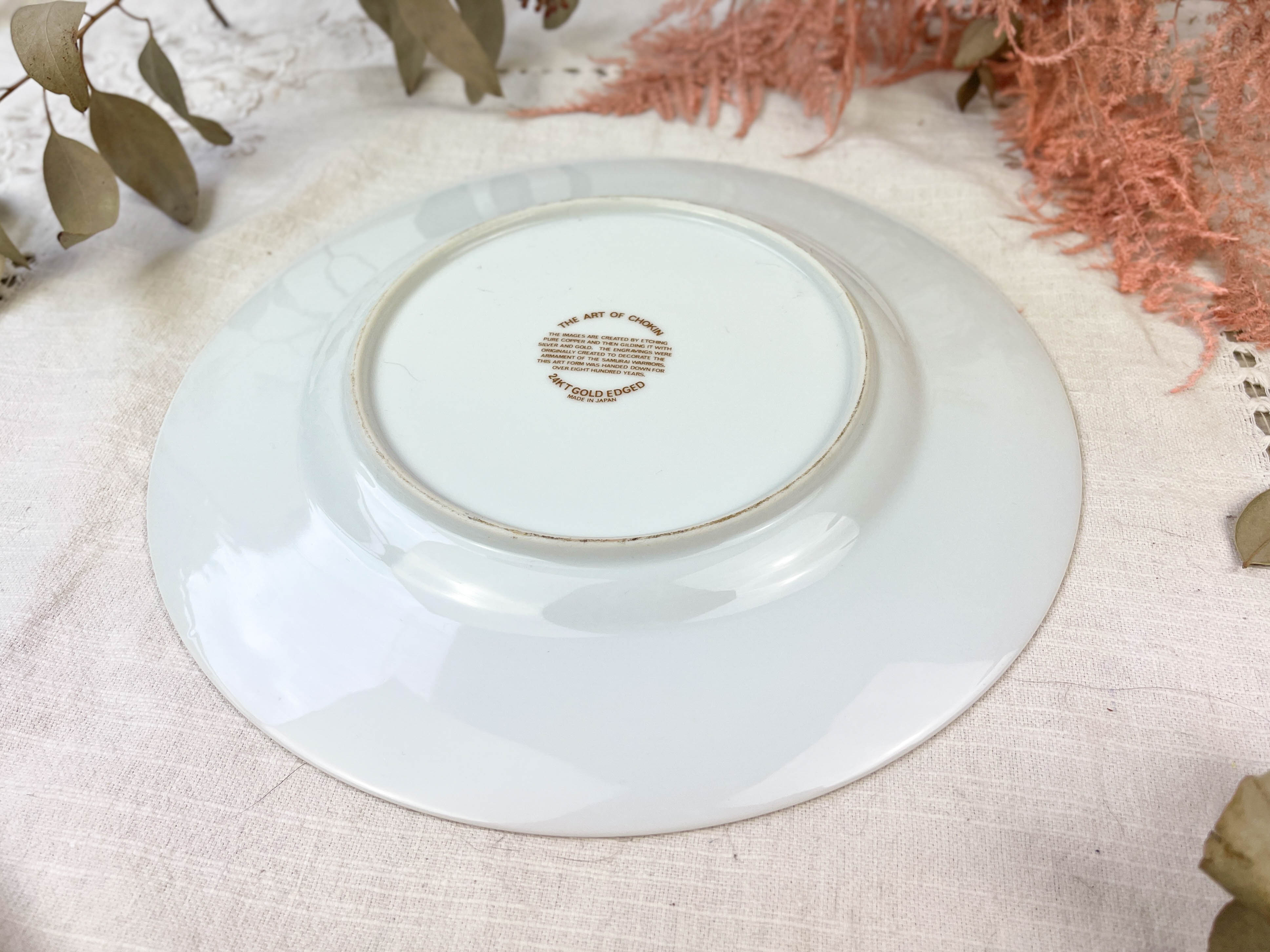 Decorative round porcelain dish "the art of chokin" made in japan