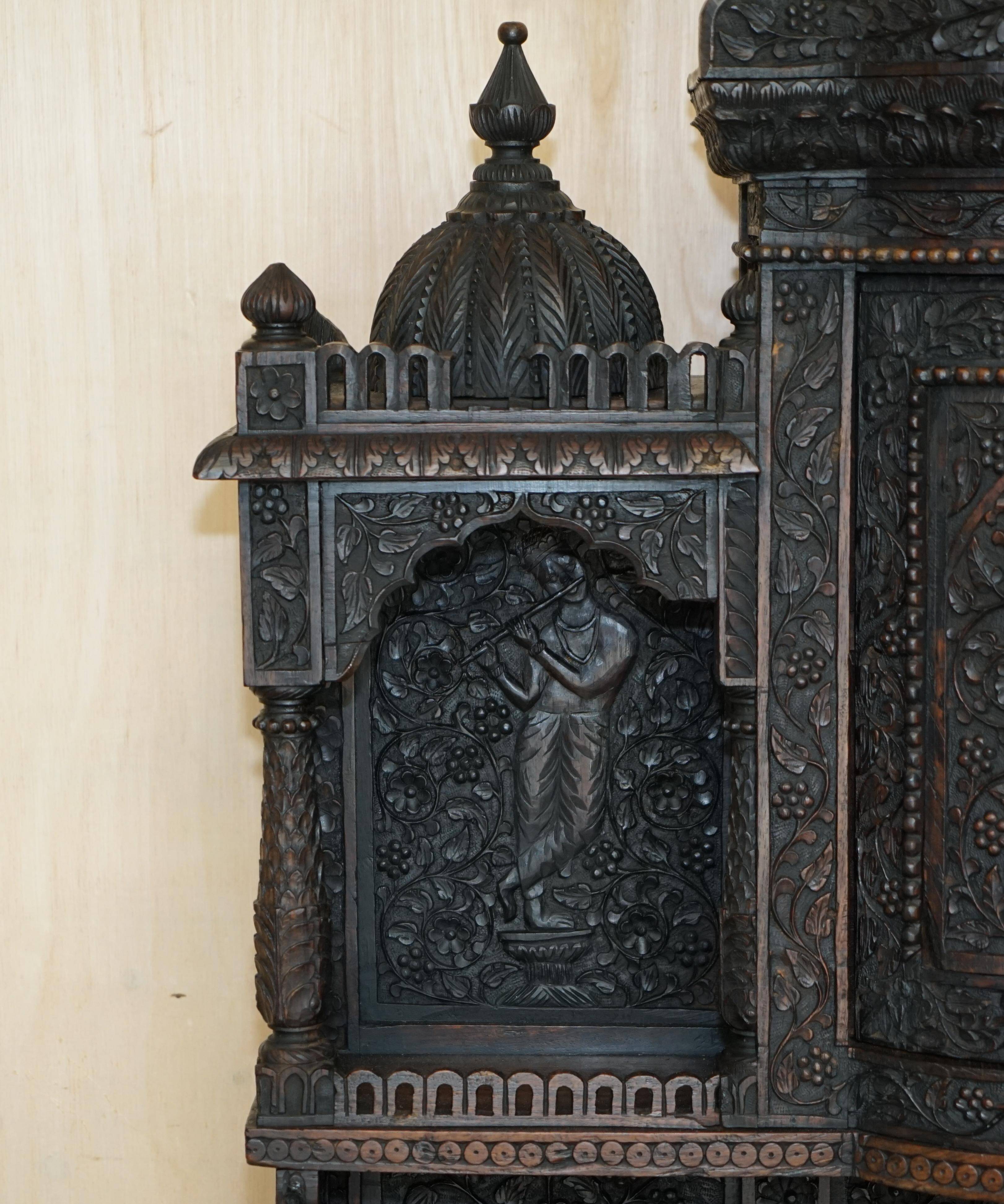 Buffet antique sculpté main style temple birman vers 1860