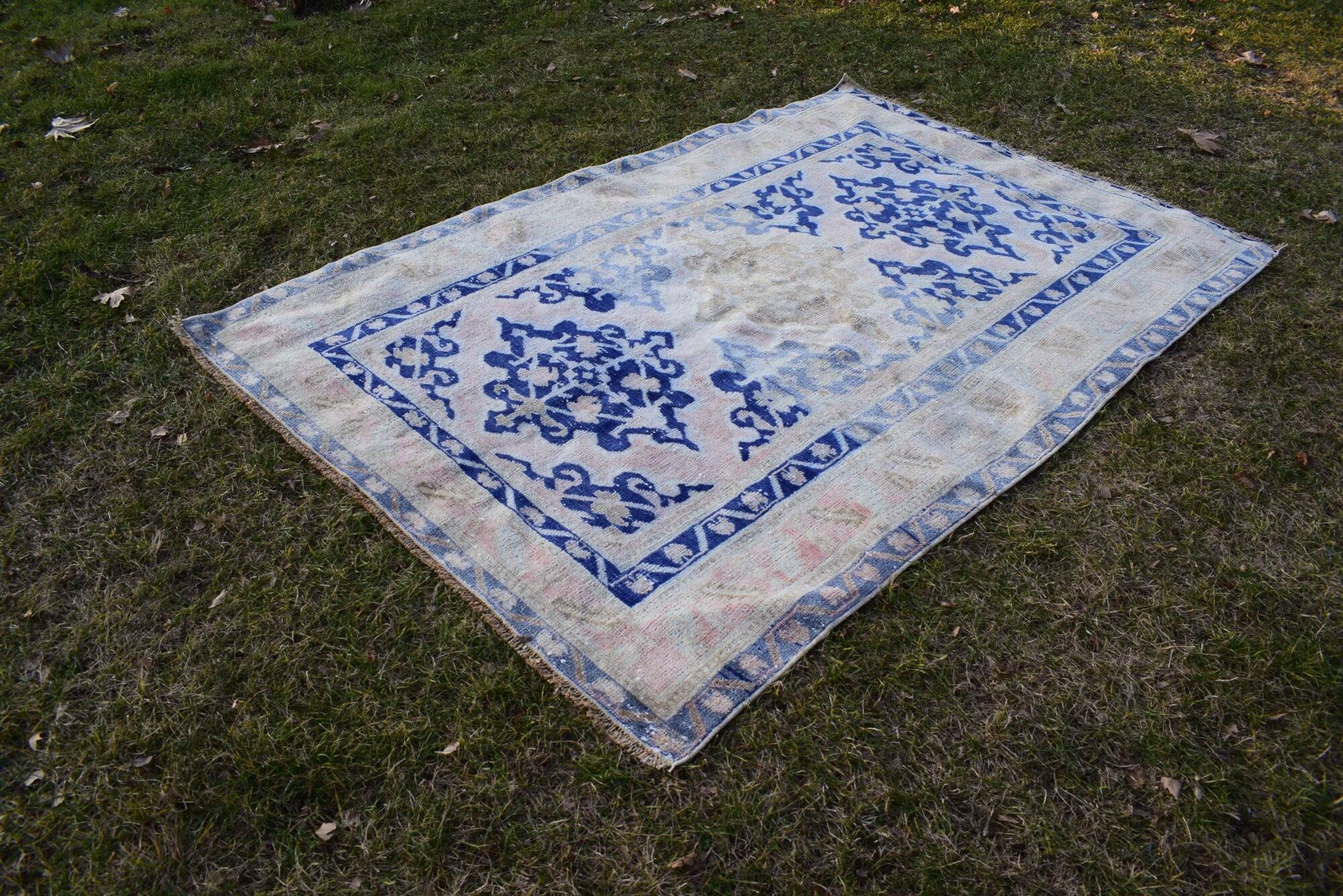 Vintage Turkish handmade rug 142x210 cm