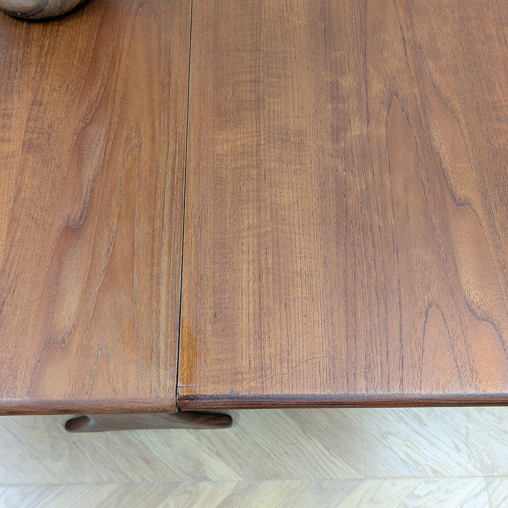 Folding table Gplan