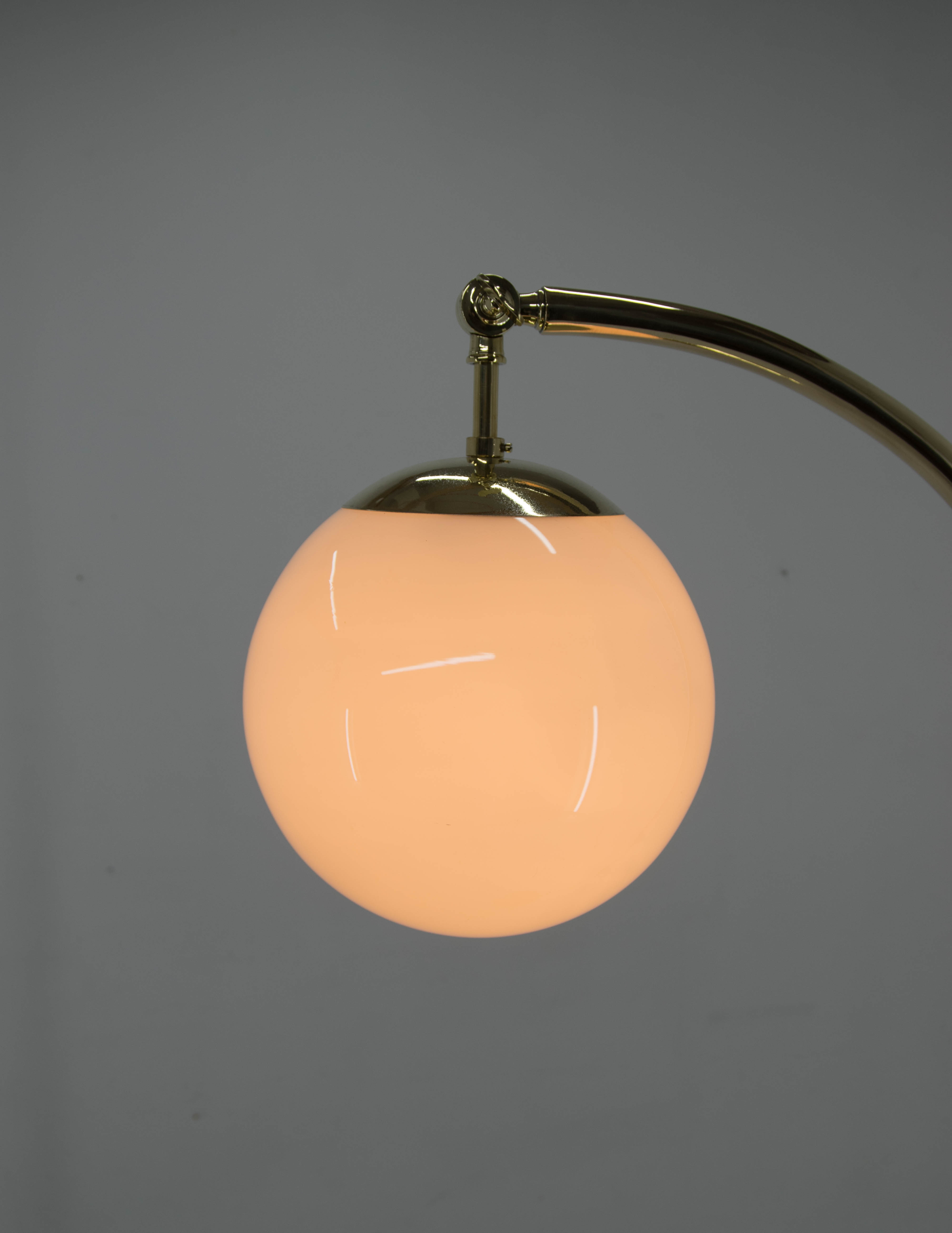 Art deco brass floor lamp, 1930