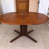 Baumann oval table in solid teak