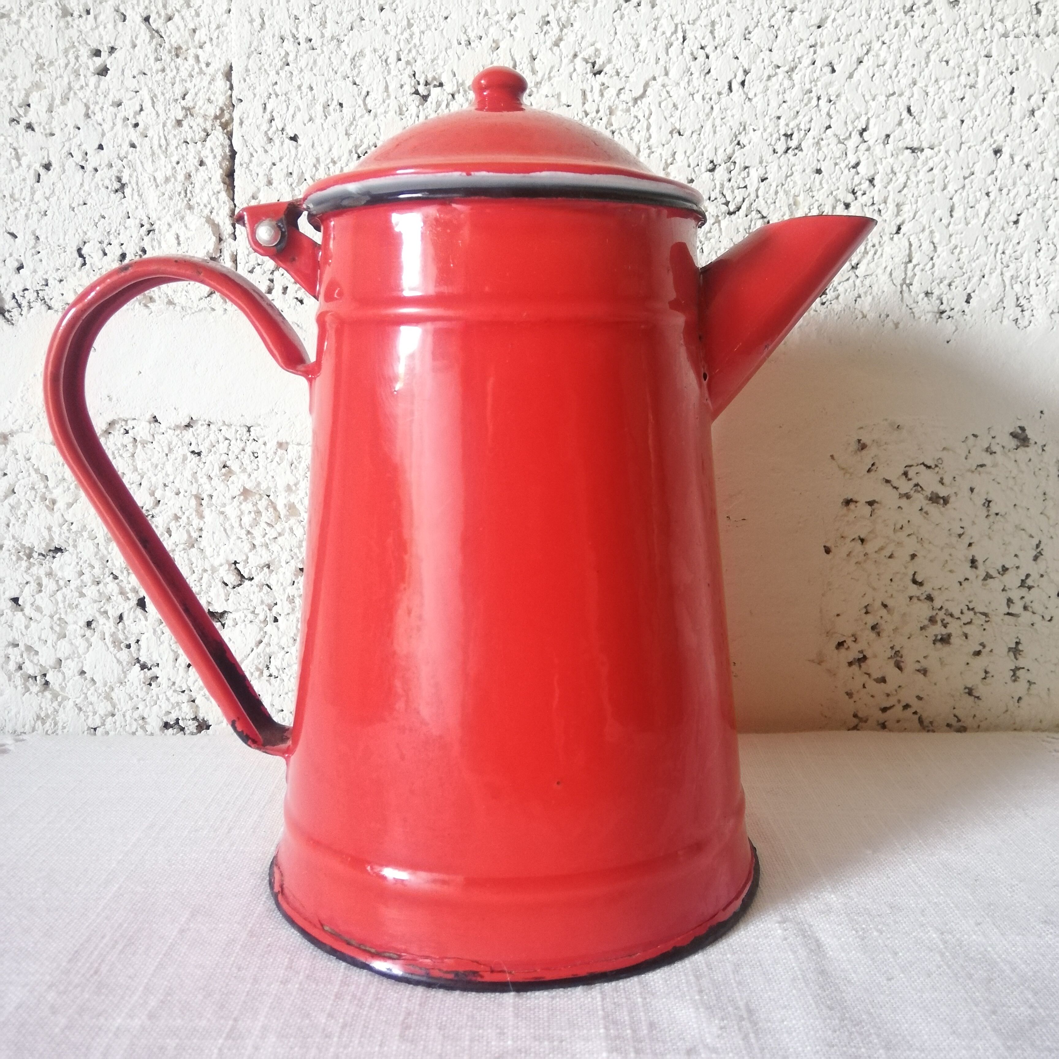 Enamelled coffee maker