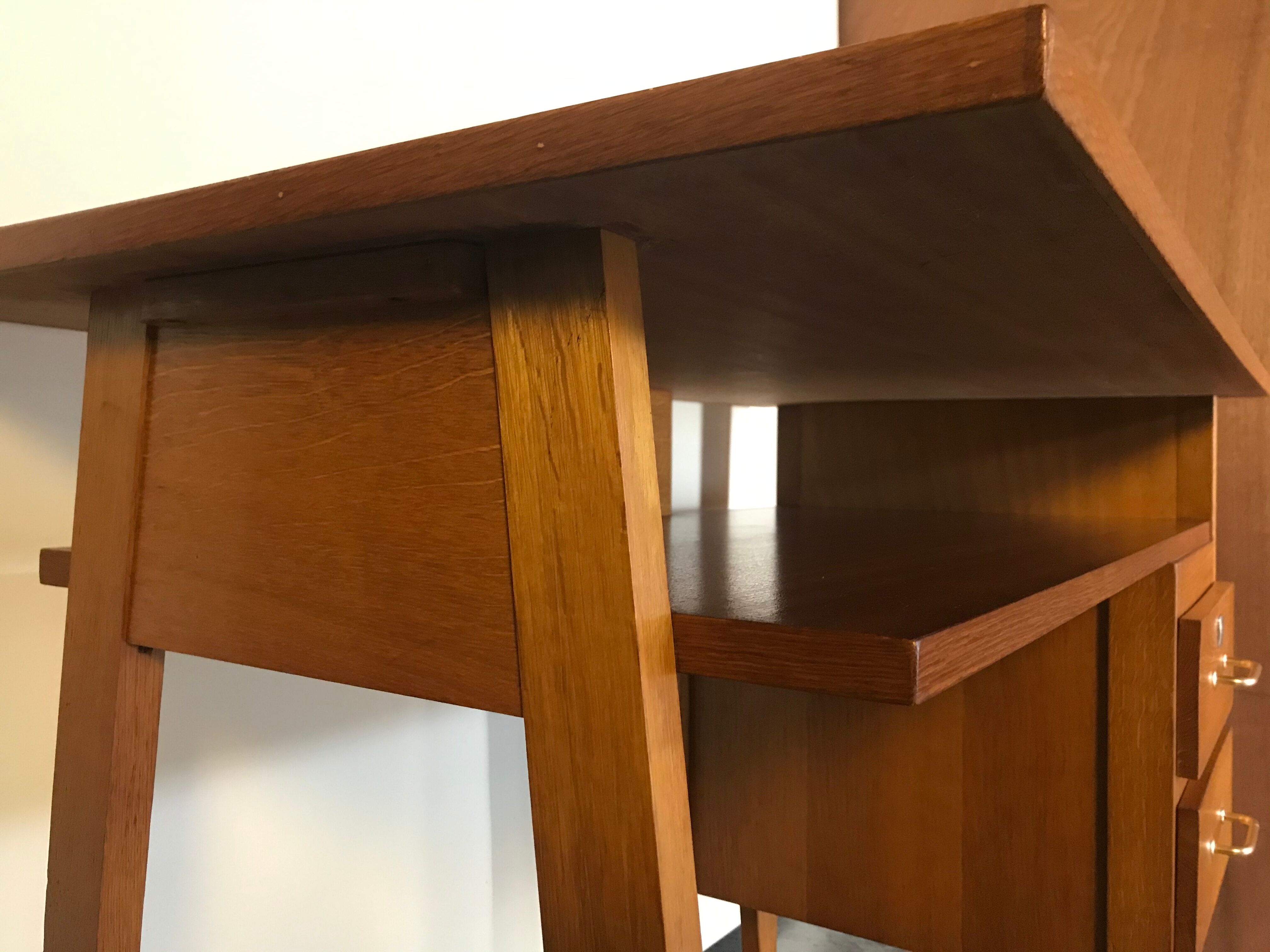 Modernist office Spirol scandinavian design compass feet