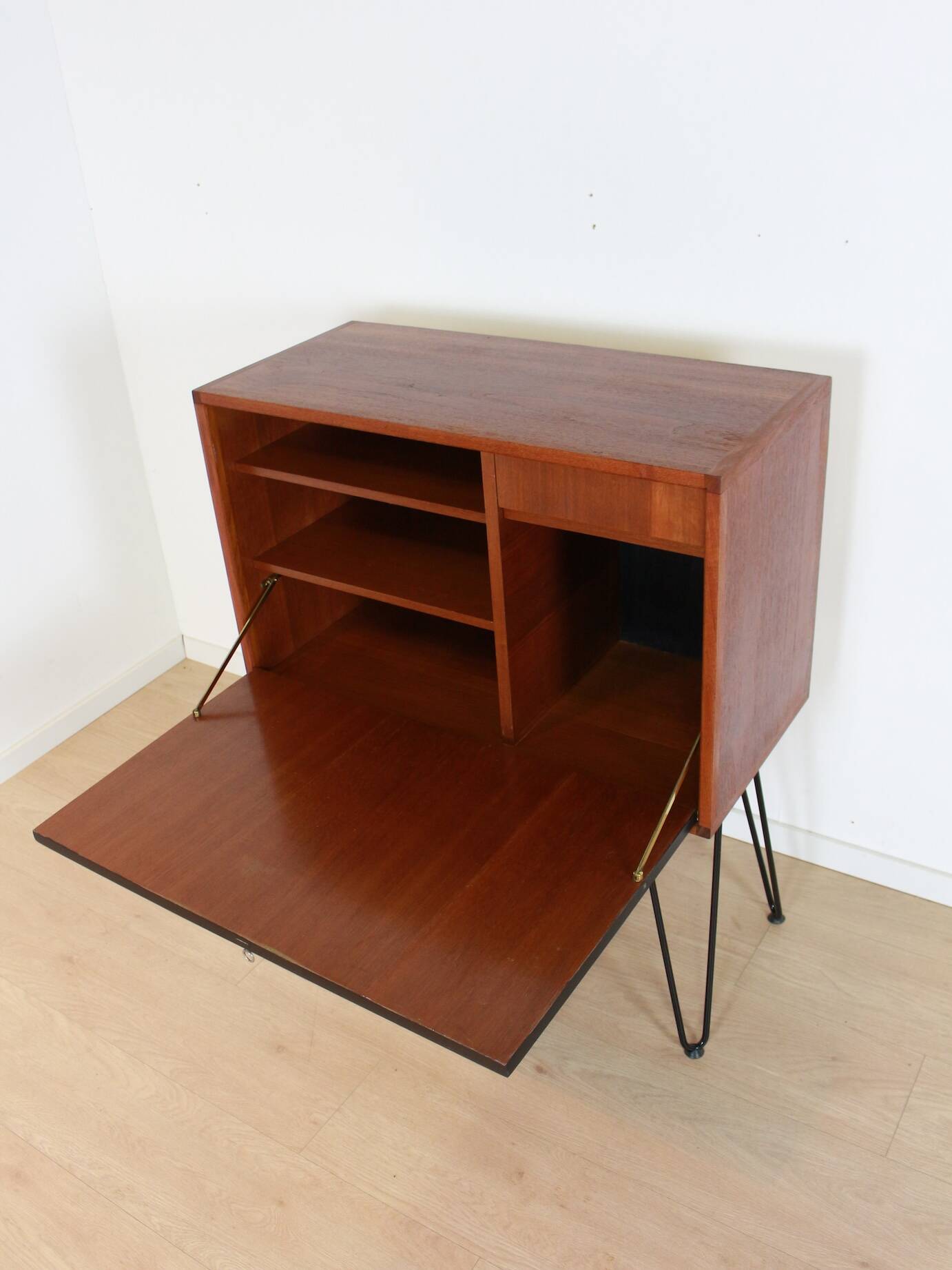 vintage cabinet on hairpinlegs