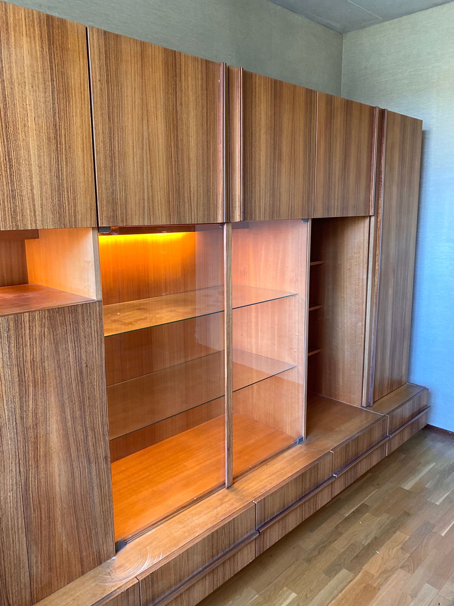 Wall unit / bookcase Italian Luigi Bartolini 1960