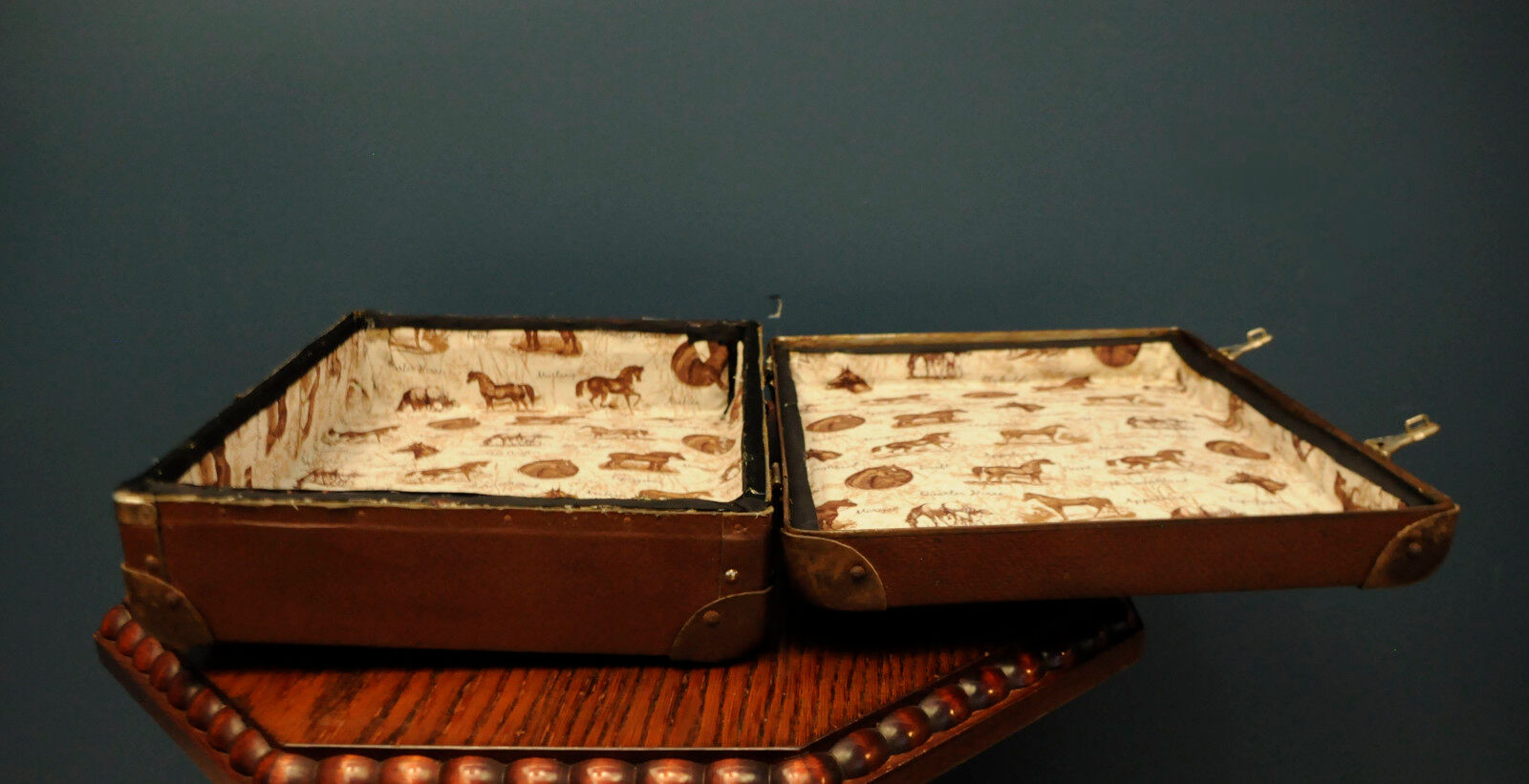 Retro suitcase 60s 70s vintage