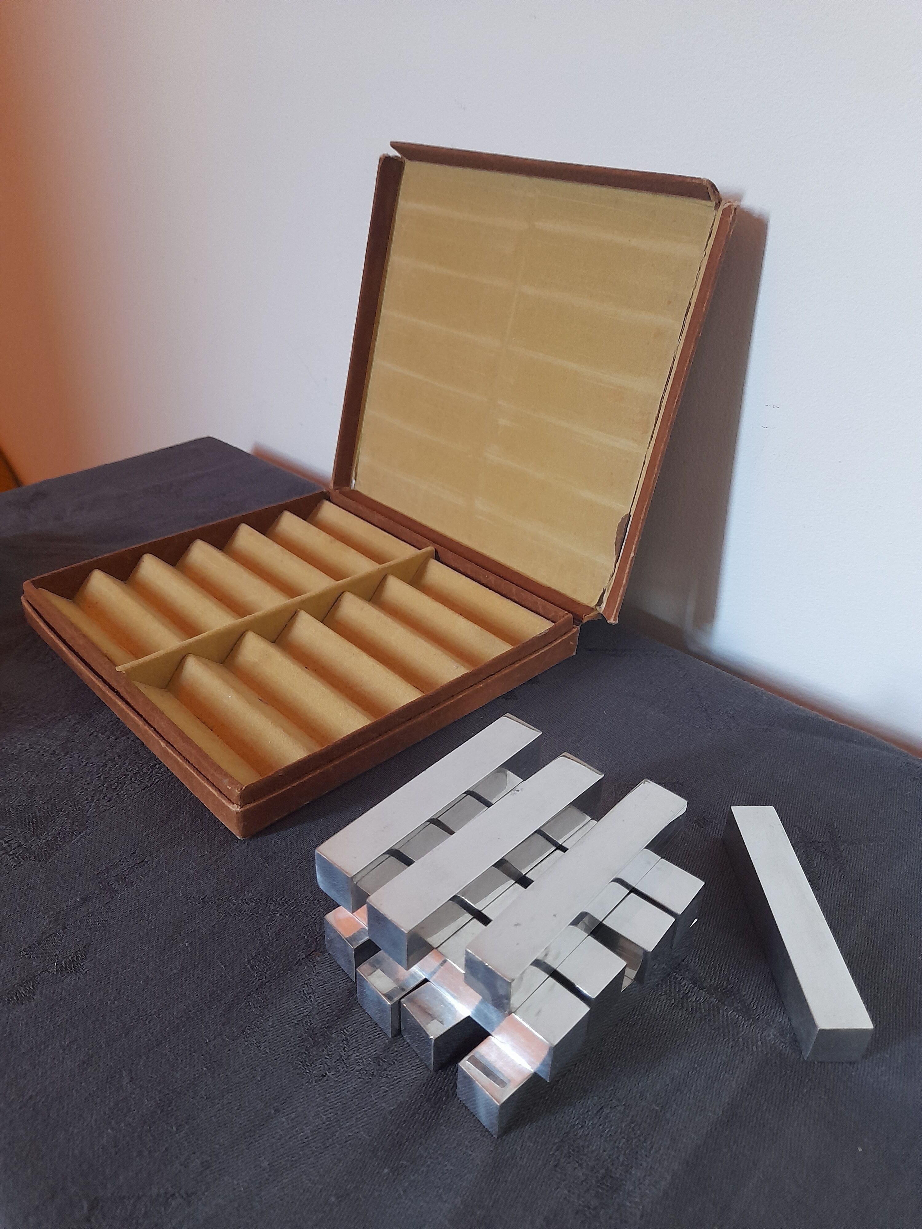 12 chrome knife holders